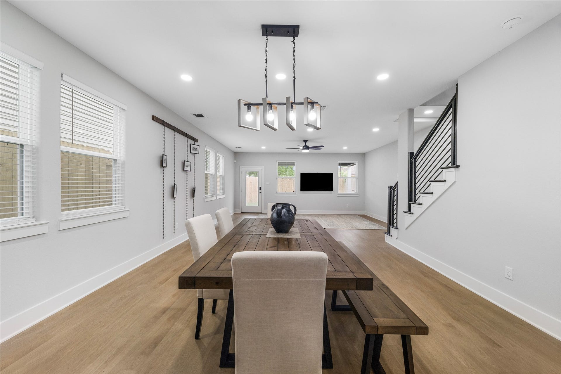 823 Enterprise Street, Houston, TX 77088