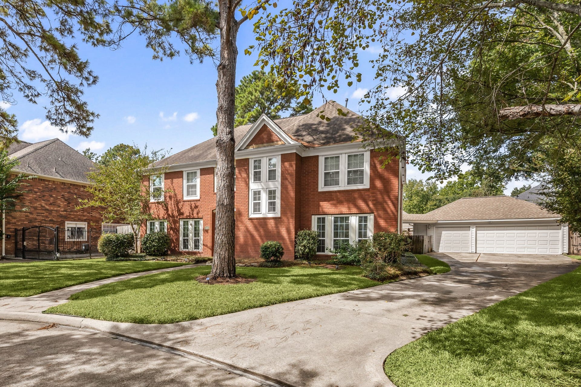 7407 Knoll Cliff Court, Houston, TX 77095