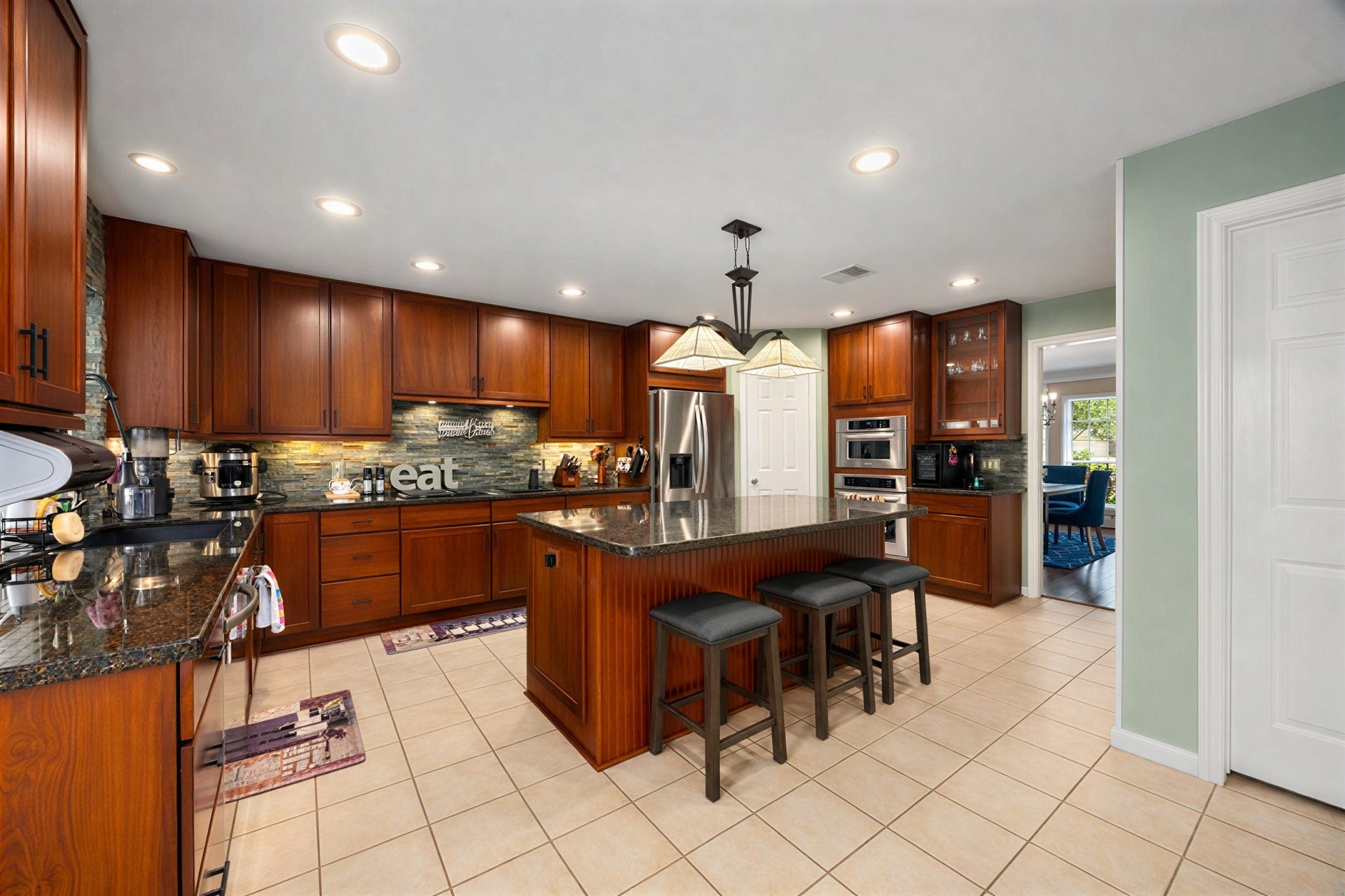 7407 Knoll Cliff Court, Houston, TX 77095