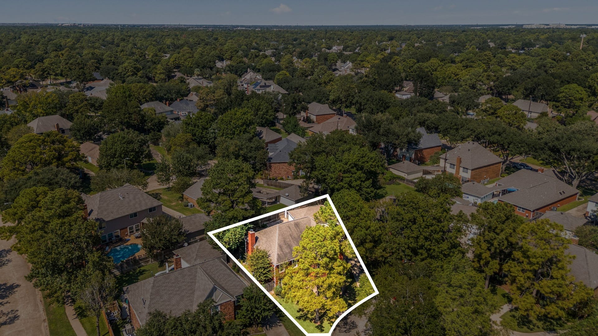 7407 Knoll Cliff Court, Houston, TX 77095
