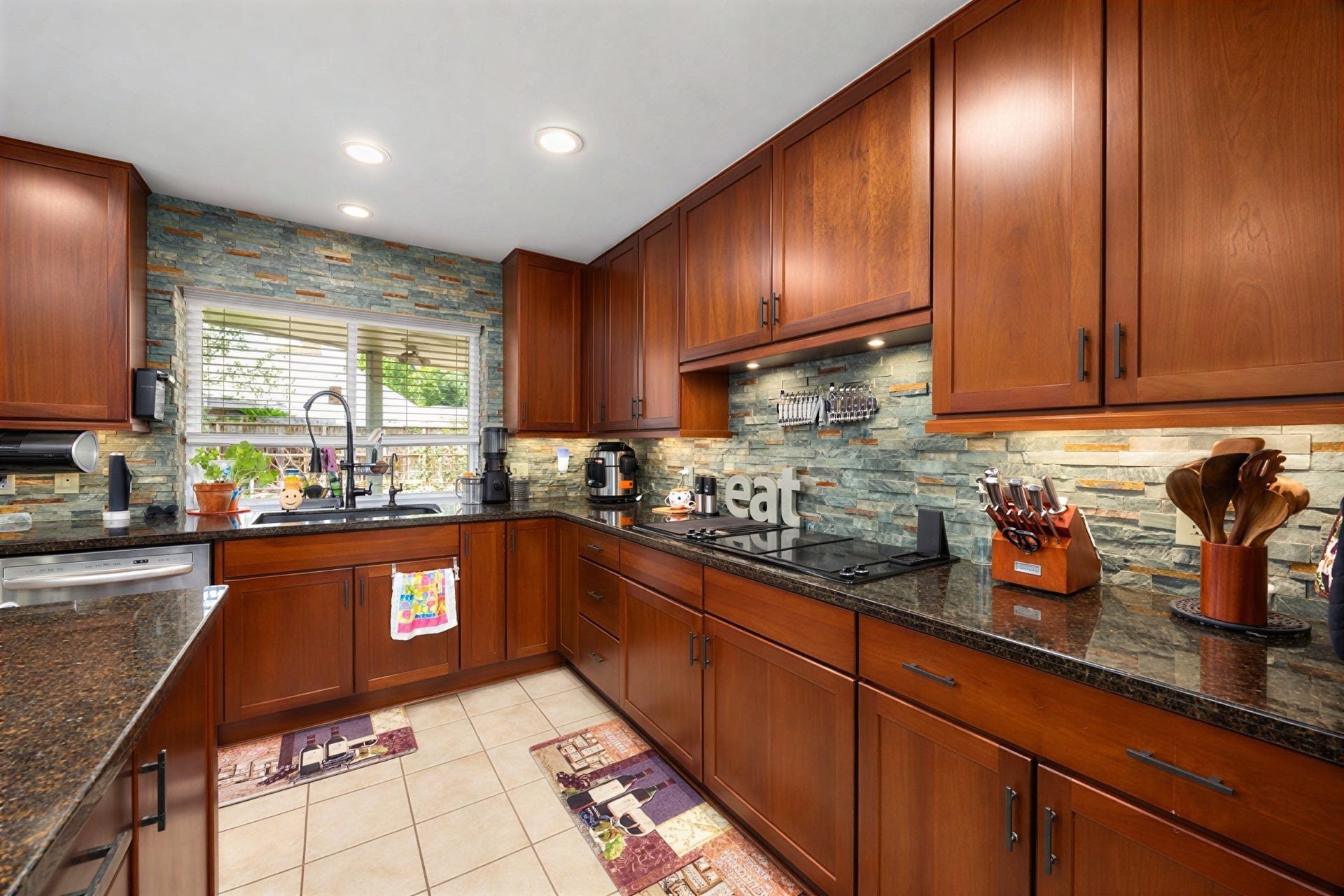 7407 Knoll Cliff Court, Houston, TX 77095