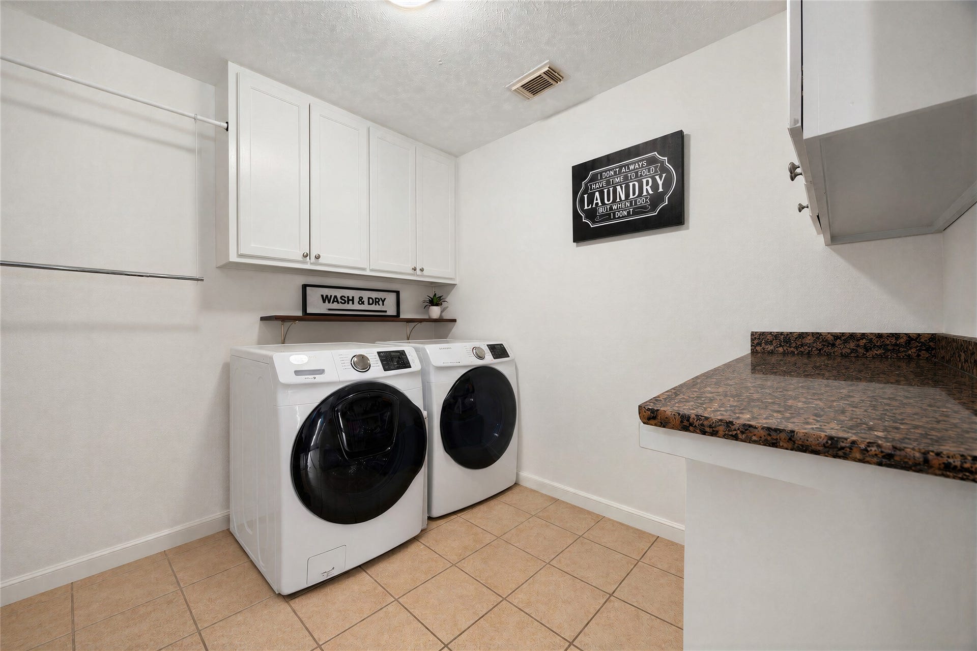 7407 Knoll Cliff Court, Houston, TX 77095