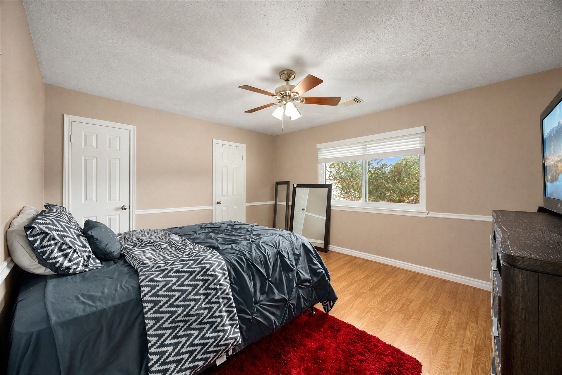 7407 Knoll Cliff Court, Houston, TX 77095