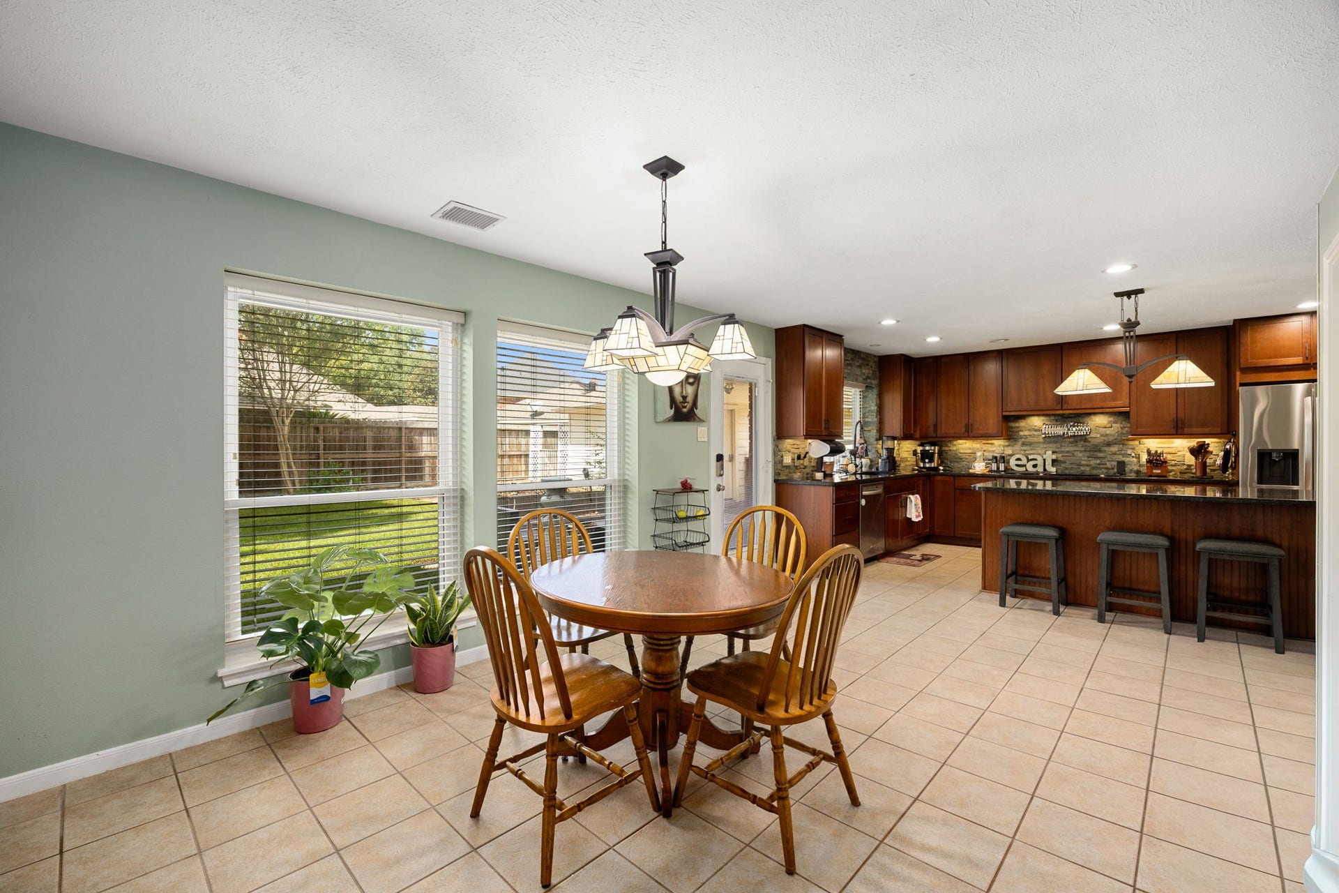 7407 Knoll Cliff Court, Houston, TX 77095