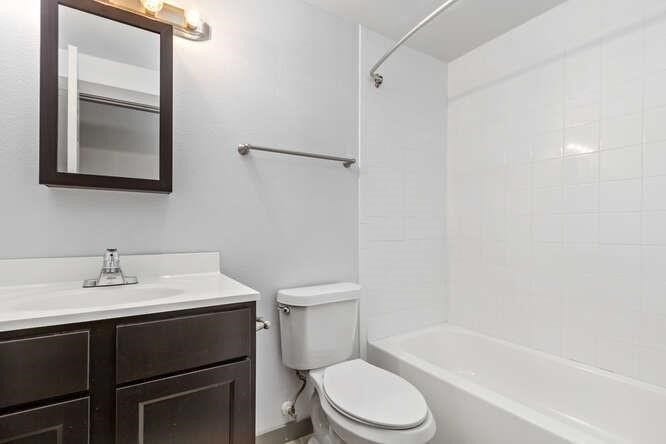 612 W Texas Avenue Unit 201, Baytown, TX 77520 612 W Texas Avenue Unit 201, Baytown, TX 77520