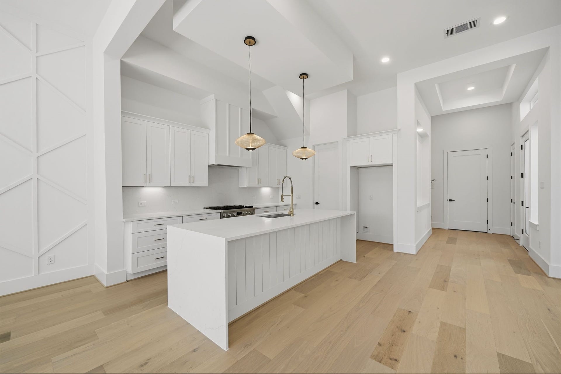 1120 E 26th Street, Houston, TX 77009 1120 E 26th Street, Houston, TX 77009