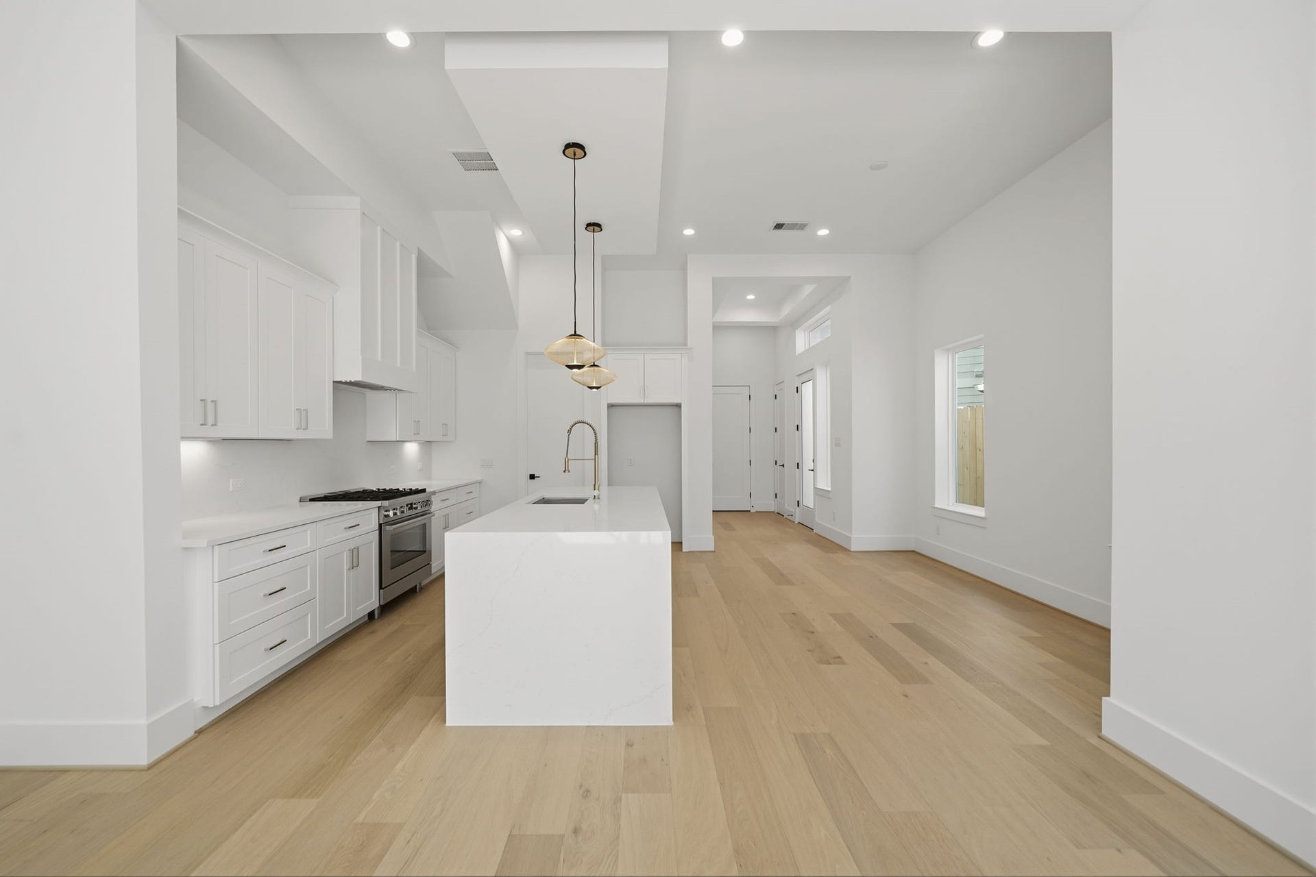 1120 E 26th Street, Houston, TX 77009 1120 E 26th Street, Houston, TX 77009