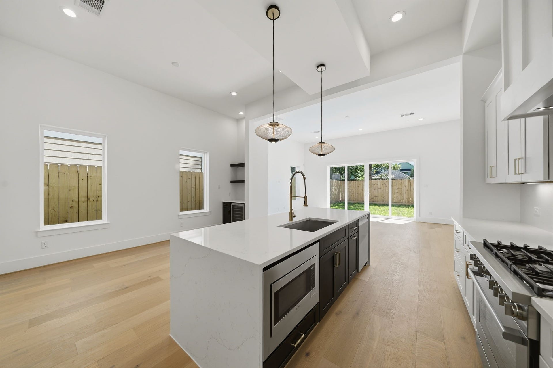 1120 E 26th Street, Houston, TX 77009 1120 E 26th Street, Houston, TX 77009