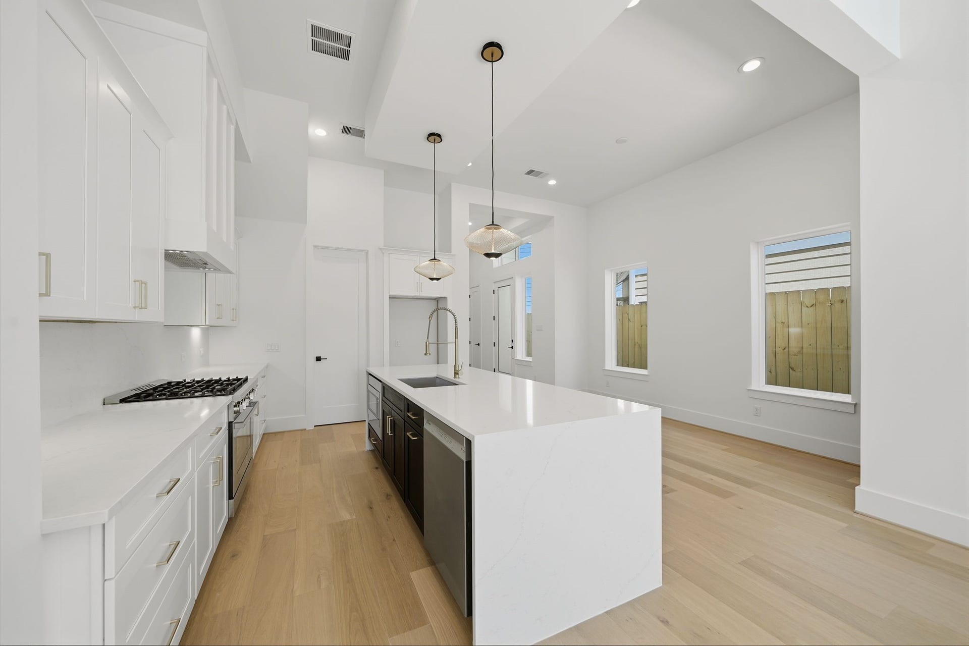 1120 E 26th Street, Houston, TX 77009 1120 E 26th Street, Houston, TX 77009