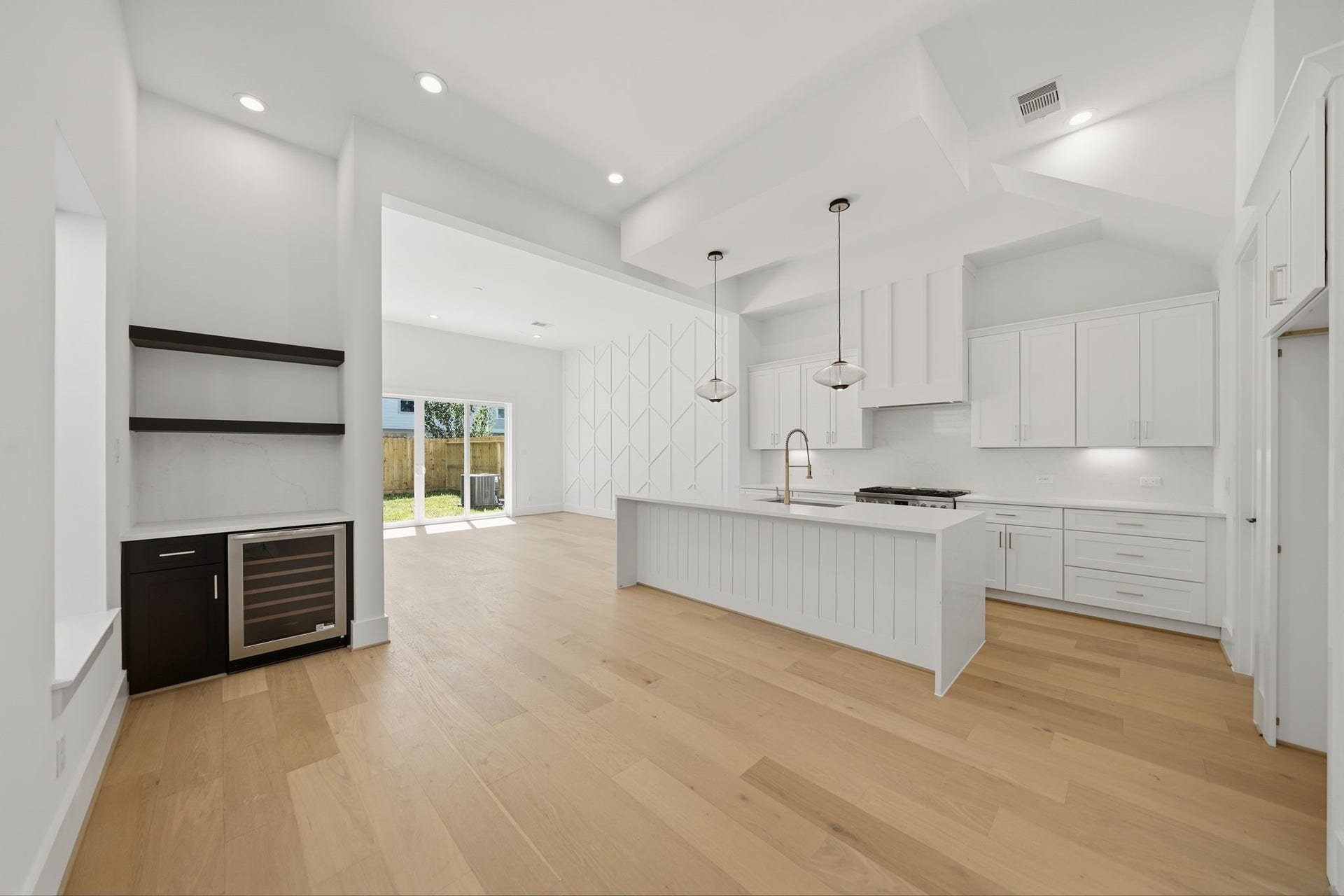1120 E 26th Street, Houston, TX 77009 1120 E 26th Street, Houston, TX 77009
