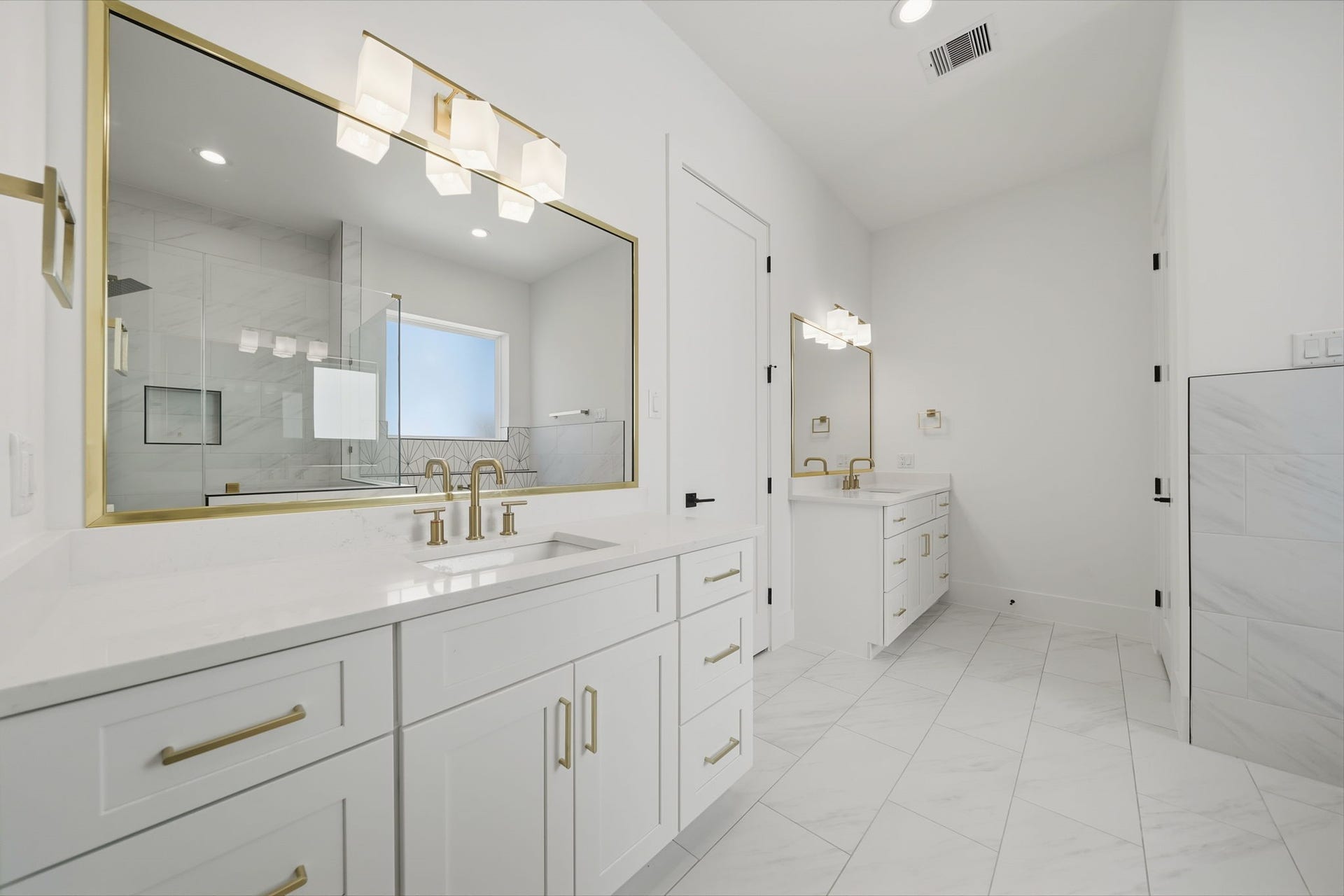 1120 E 26th Street, Houston, TX 77009 1120 E 26th Street, Houston, TX 77009
