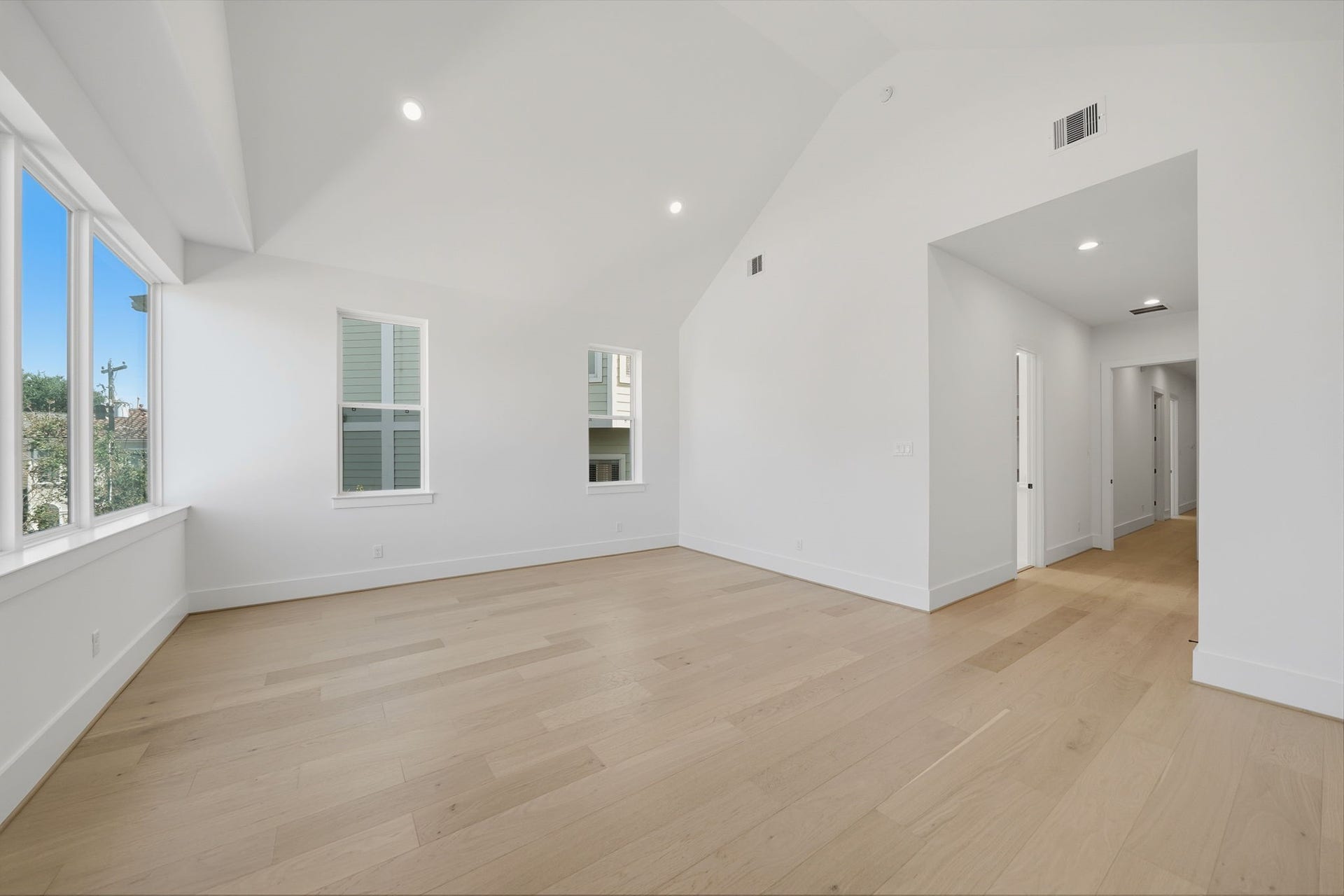 1120 E 26th Street, Houston, TX 77009 1120 E 26th Street, Houston, TX 77009