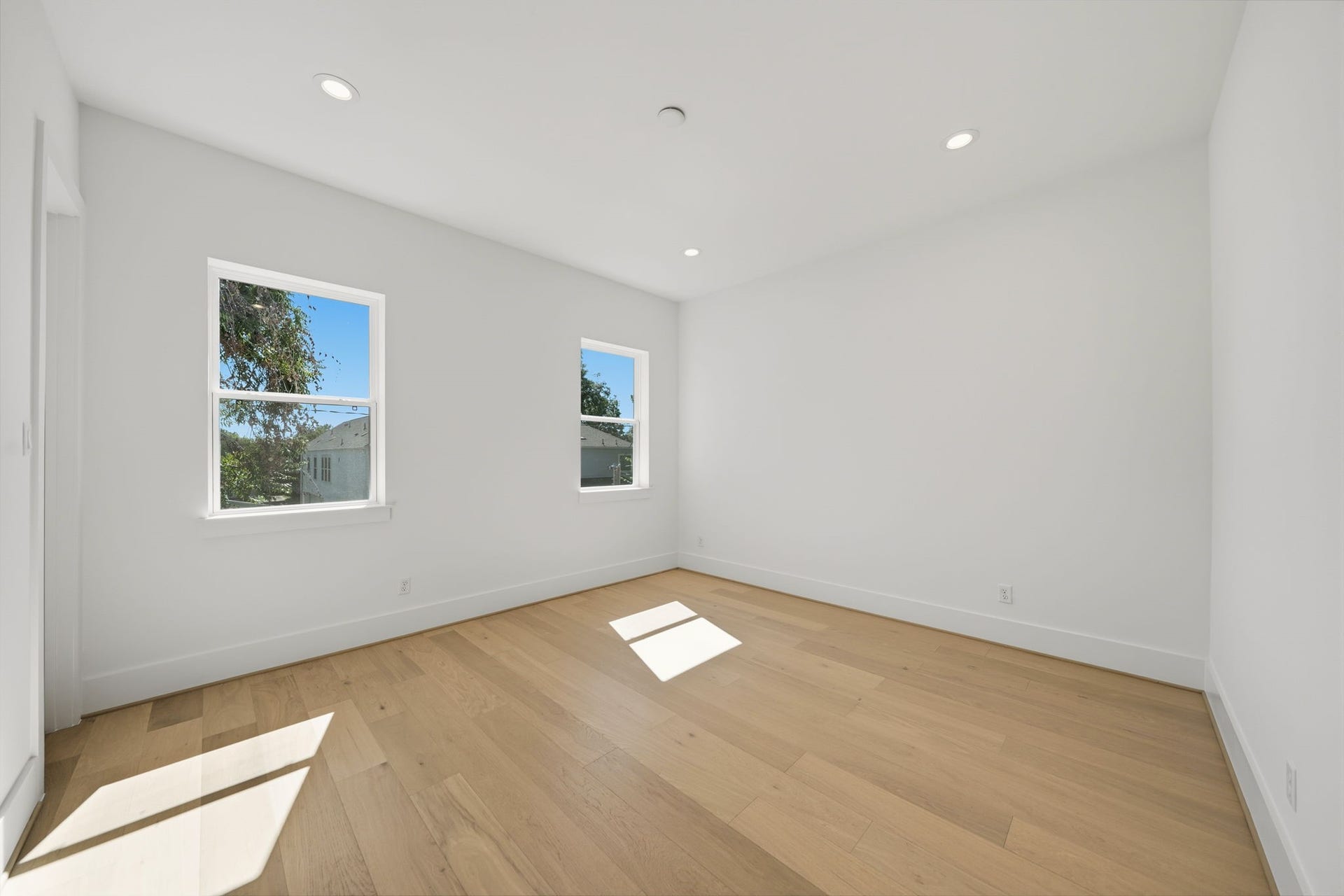 1120 E 26th Street, Houston, TX 77009 1120 E 26th Street, Houston, TX 77009