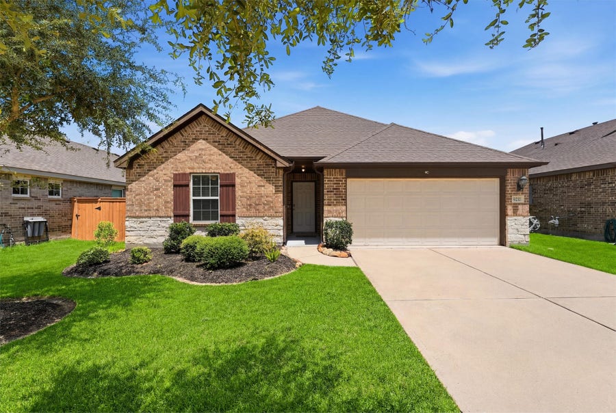 Property photo for 9211 Waldrick Trace Drive, Rosharon, TX