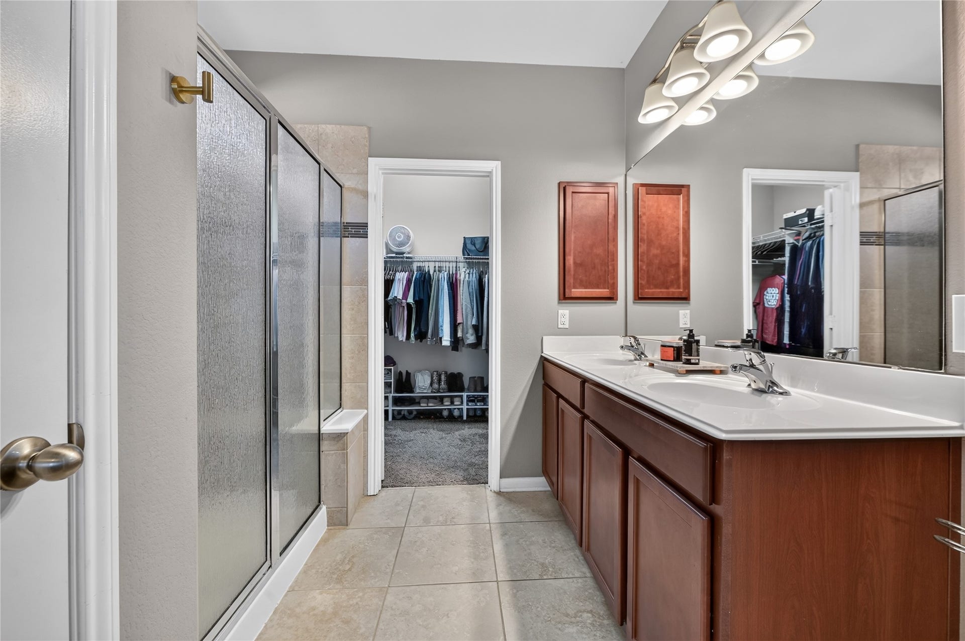 5307 Royal Press Drive, Katy, TX 77493 Primary Bathroom located on the first floor.