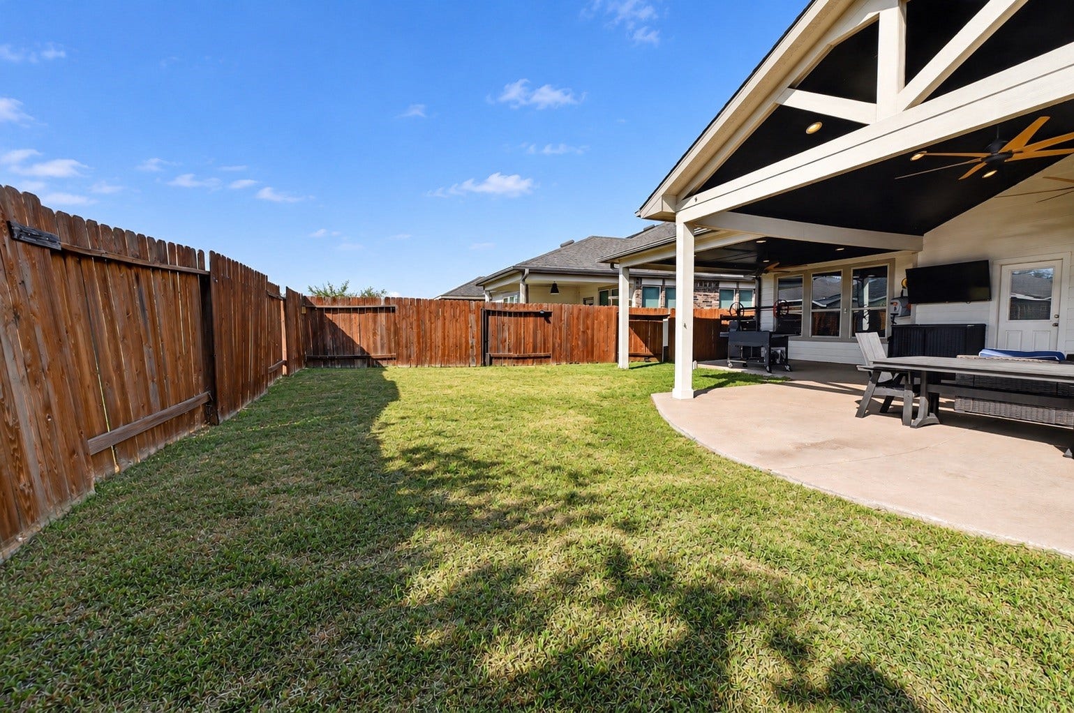 5307 Royal Press Drive, Katy, TX 77493 Plenty or green space for activities