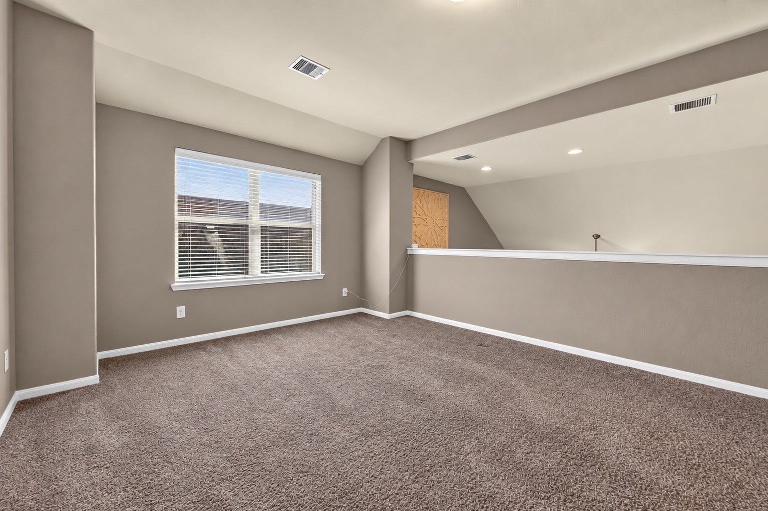 5307 Royal Press Drive, Katy, TX 77493 Game room located on the second floor that overlooks the first floor.