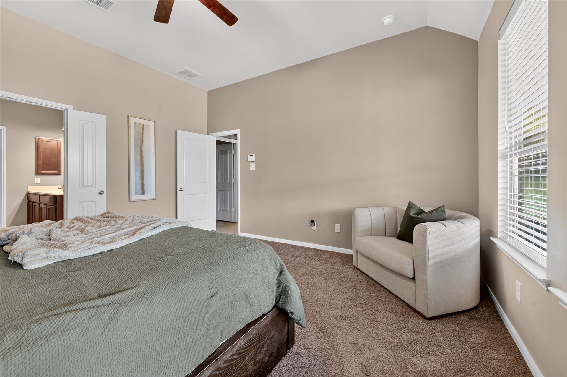 5307 Royal Press Drive, Katy, TX 77493 Primary Bedroom located on the first floor.