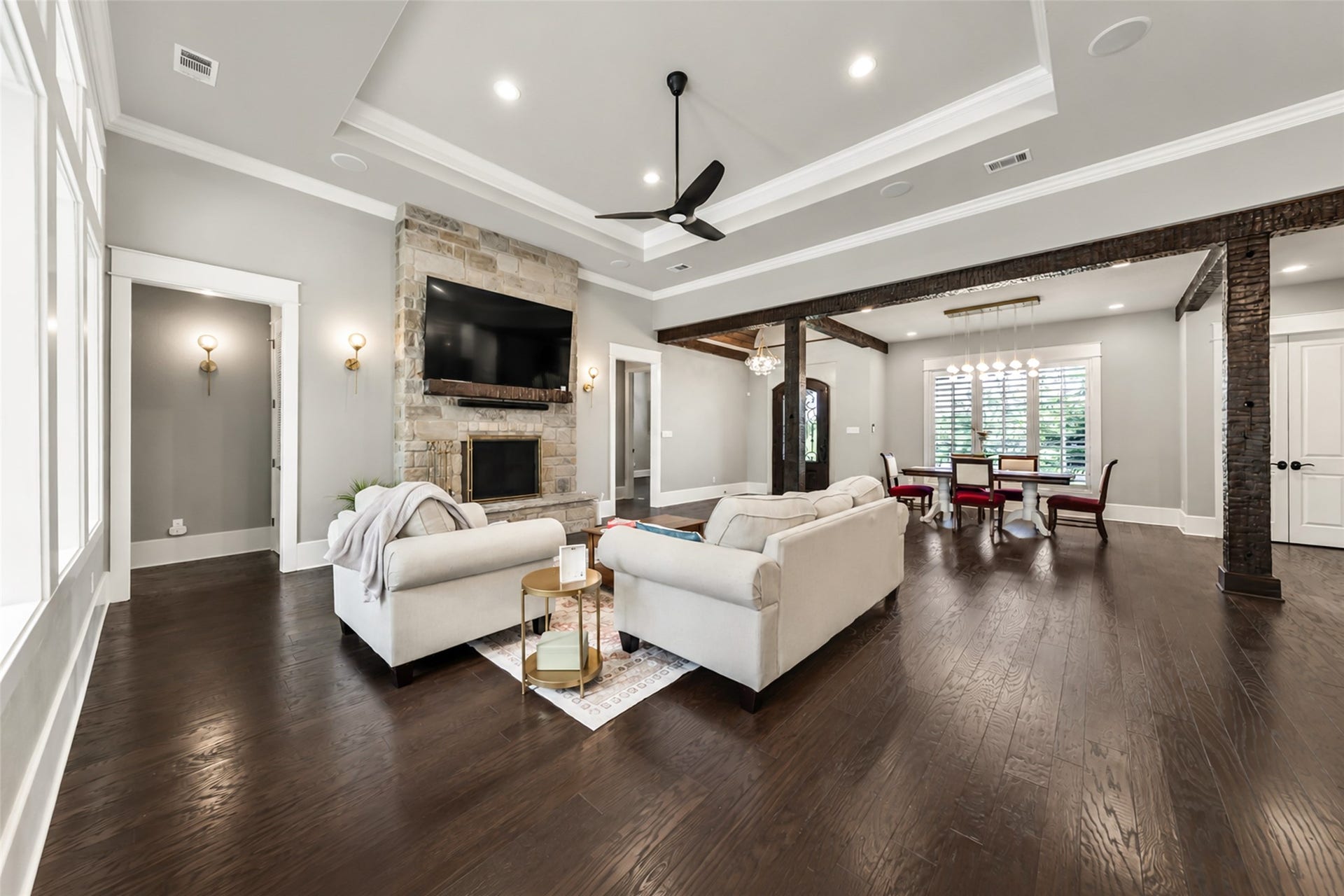 3232 Walnut Creek Court, Bryan, TX 77807 Livingroom