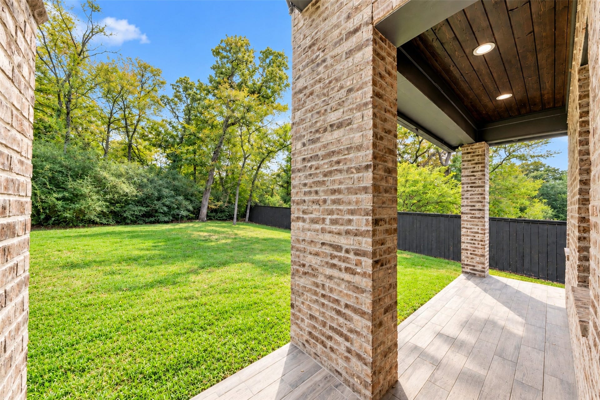 3232 Walnut Creek Court, Bryan, TX 77807 Back yard