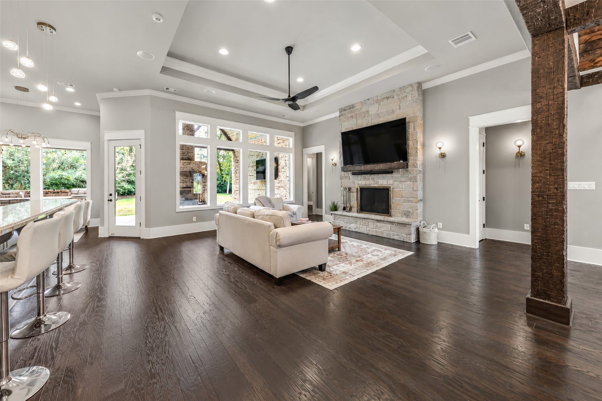 3232 Walnut Creek Court, Bryan, TX 77807 Livingroom