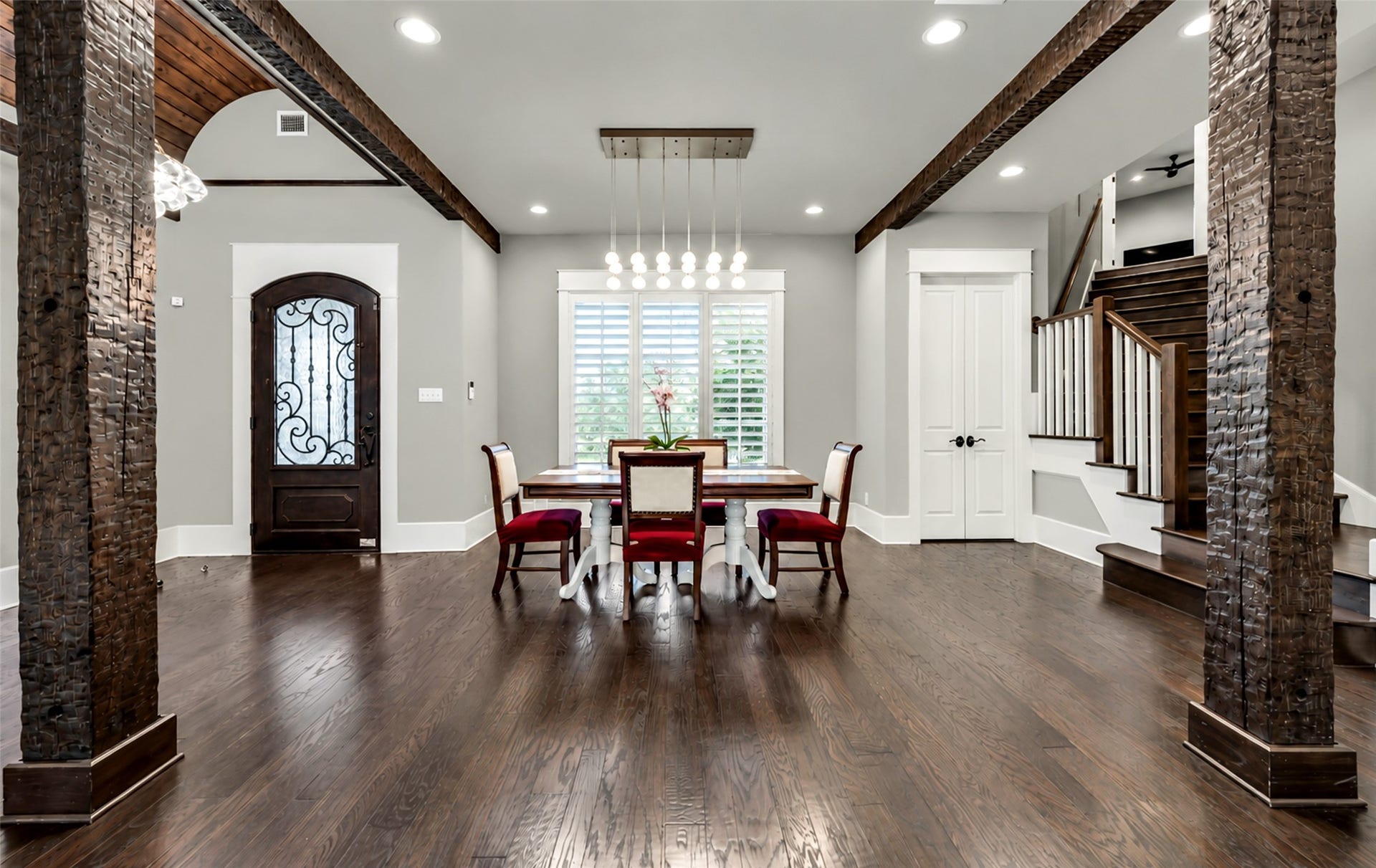 3232 Walnut Creek Court, Bryan, TX 77807 Dining room and entry