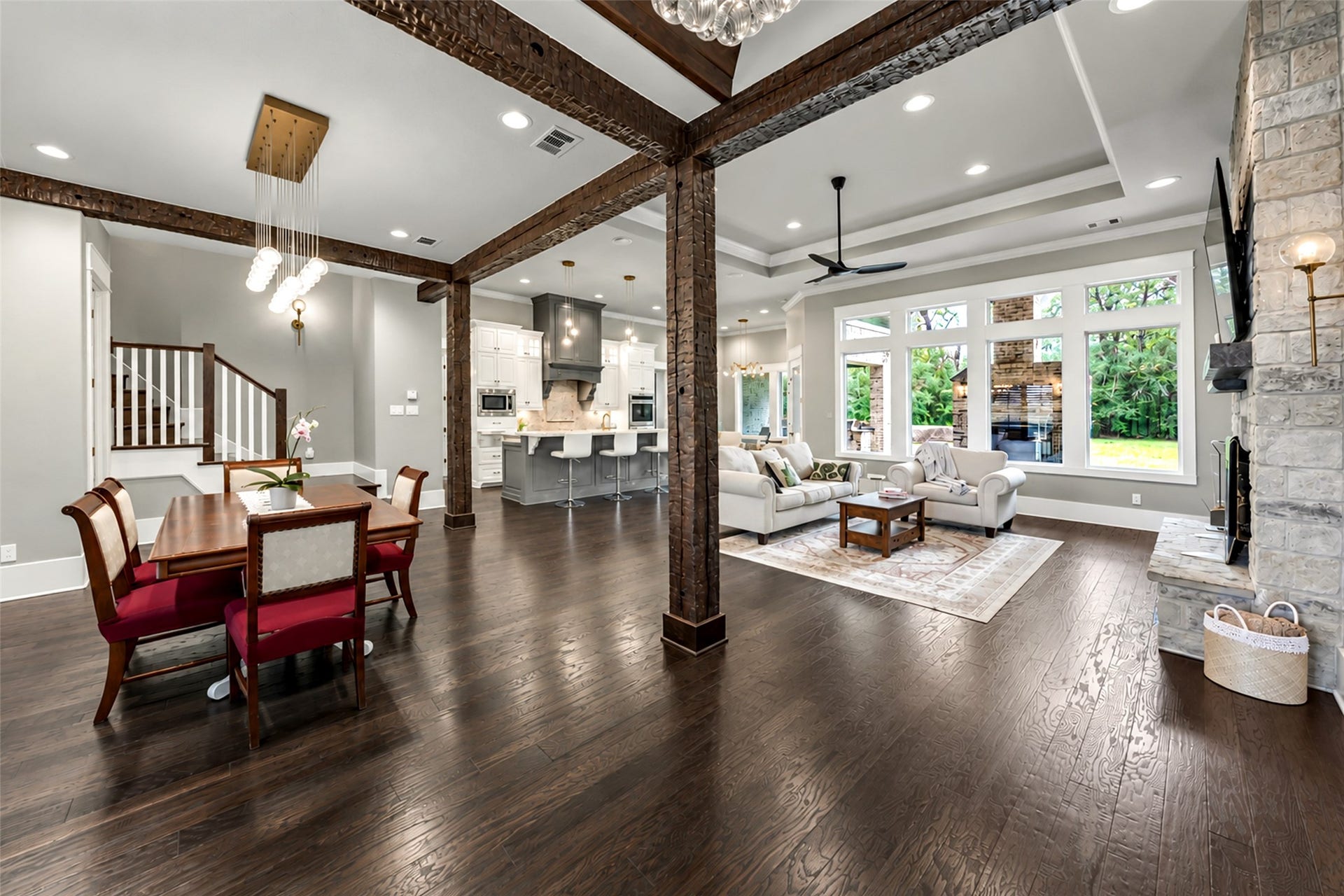 3232 Walnut Creek Court, Bryan, TX 77807 Open living