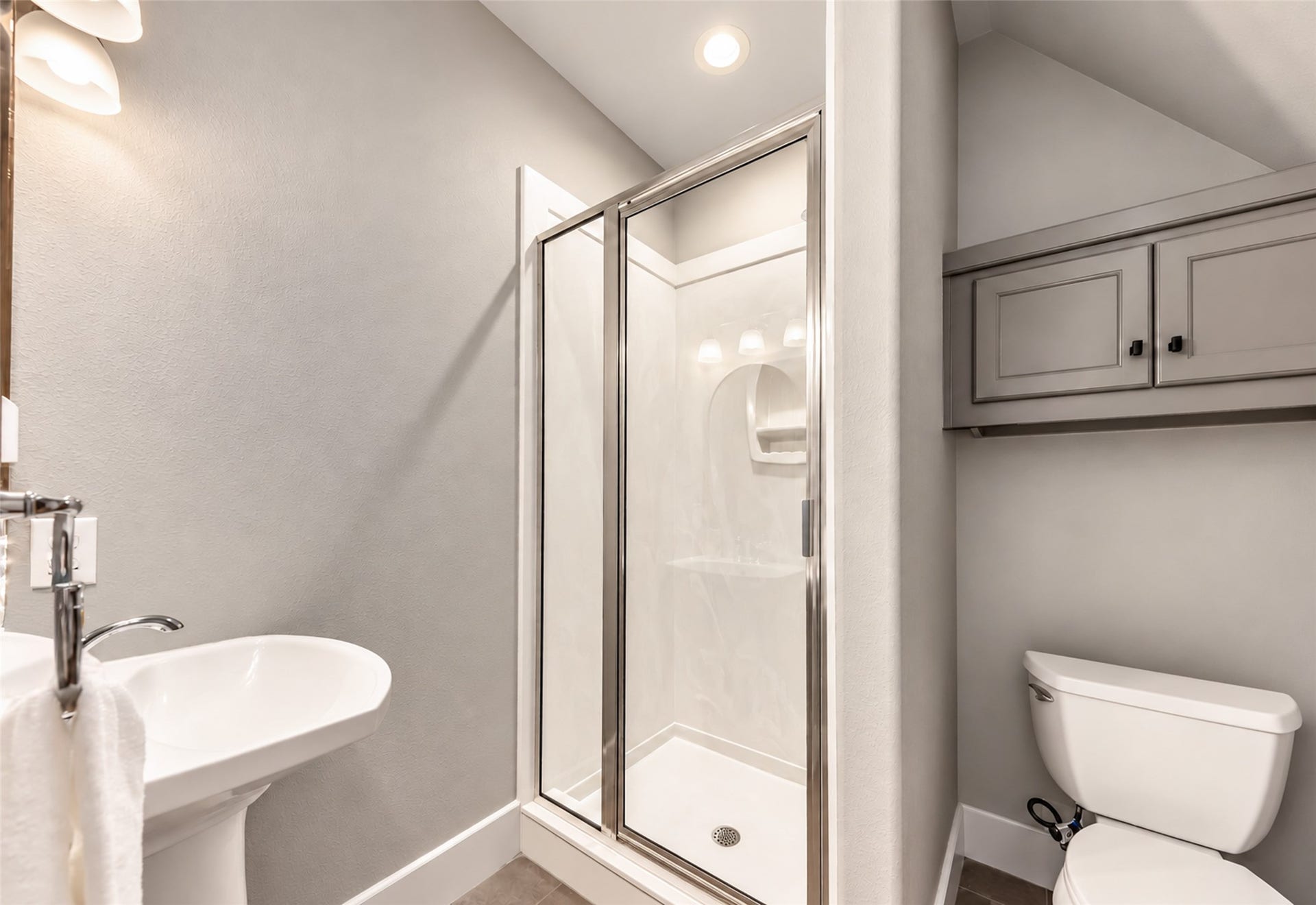 3232 Walnut Creek Court, Bryan, TX 77807 Studio\flex space bathroom