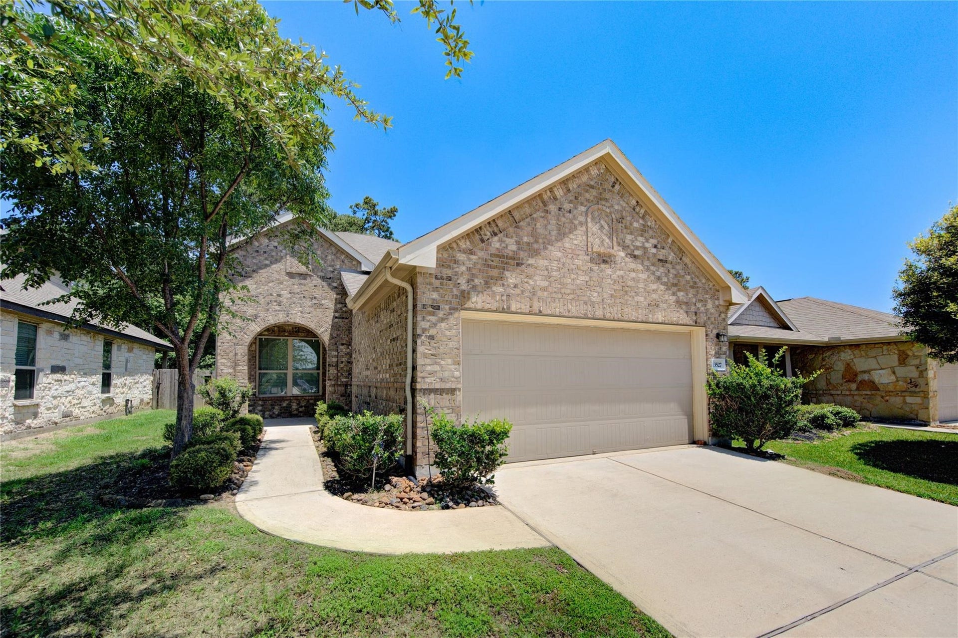 13527 Smith Lake Lane, Houston, TX 77044 13527 Smith Lake Lane, Houston, TX 77044