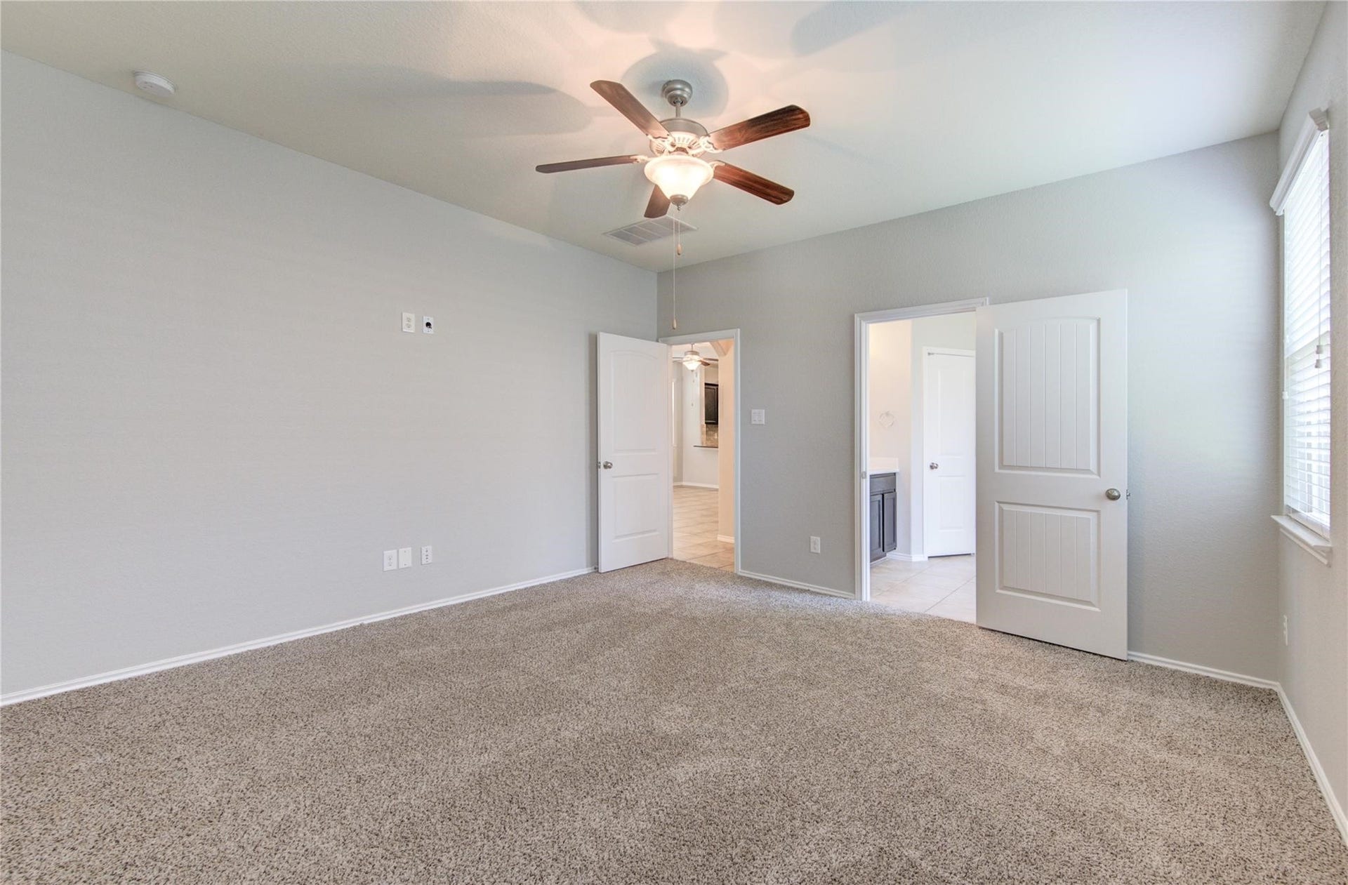 13527 Smith Lake Lane, Houston, TX 77044 13527 Smith Lake Lane, Houston, TX 77044