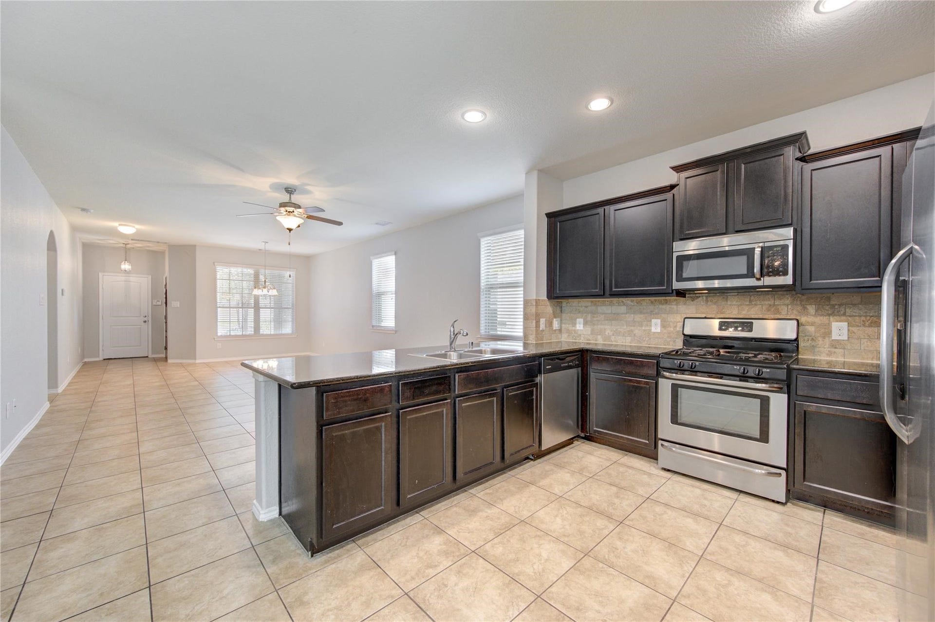 13527 Smith Lake Lane, Houston, TX 77044 13527 Smith Lake Lane, Houston, TX 77044