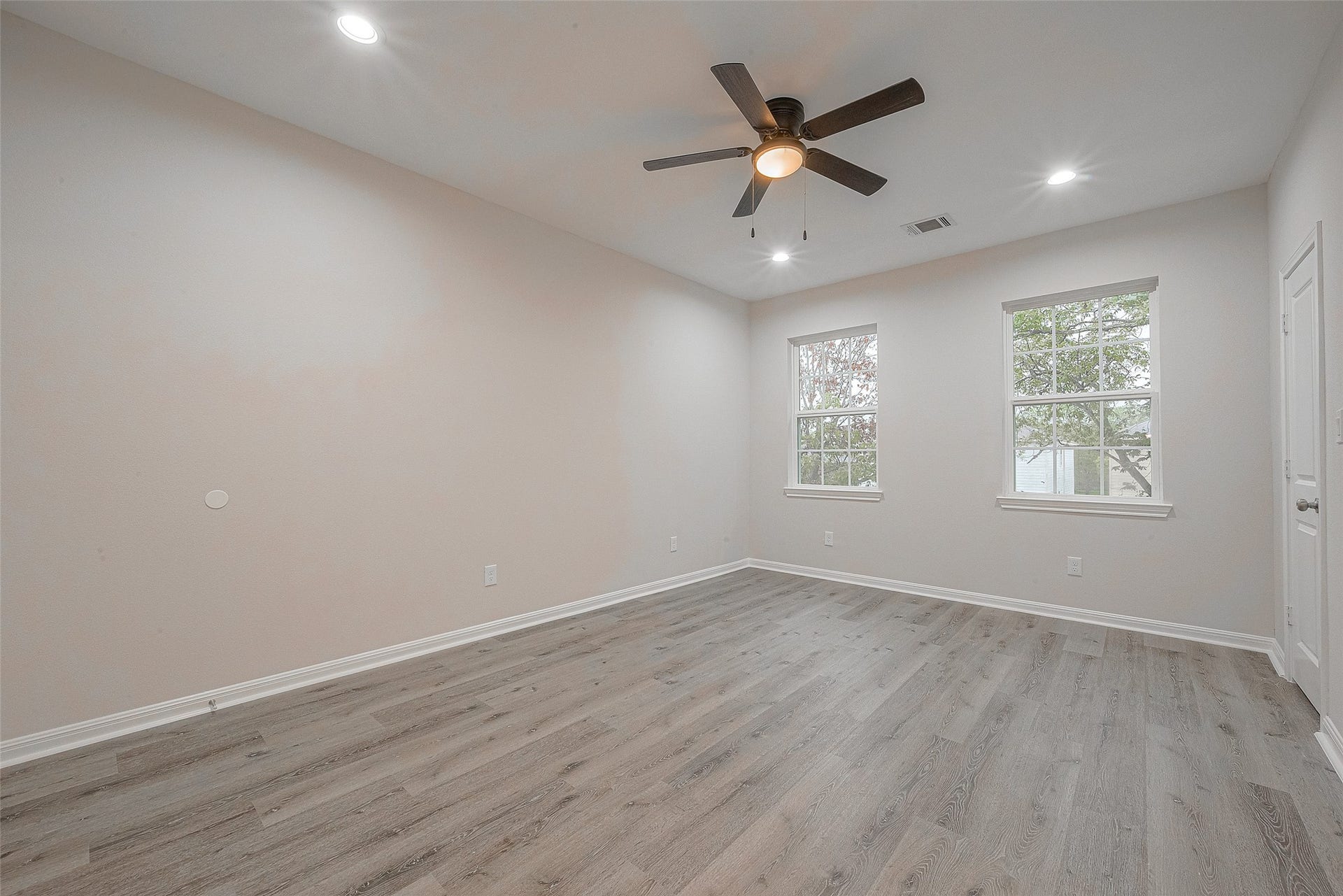 2528 S Texas Avenue Street, #B, Pearland, TX 77581 2528 S Texas Avenue Street, #B, Pearland, TX 77581
