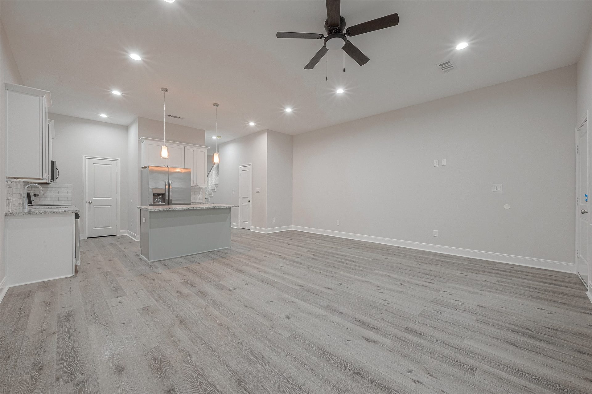 2528 S Texas Avenue Street, #B, Pearland, TX 77581 2528 S Texas Avenue Street, #B, Pearland, TX 77581
