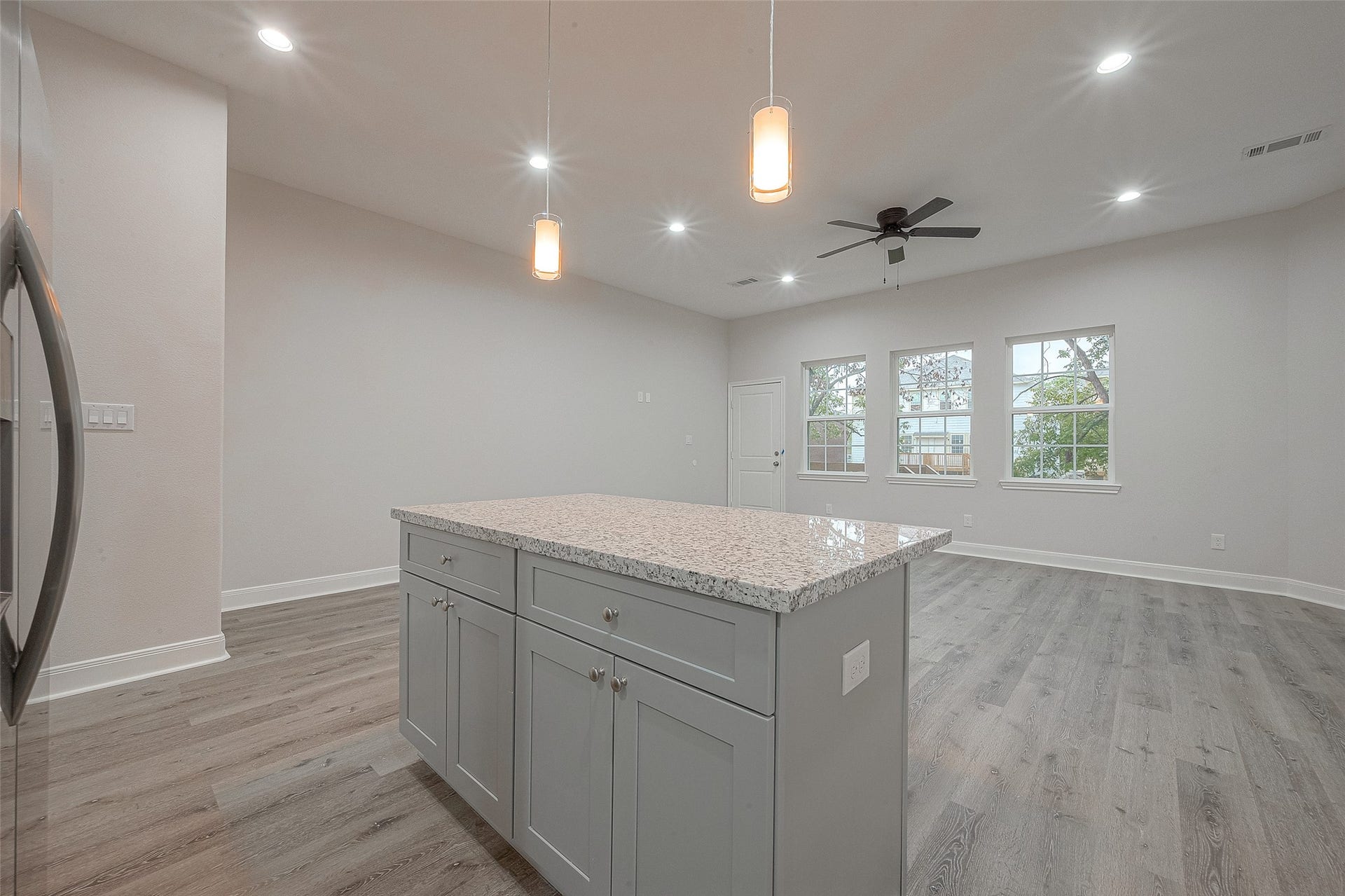 2528 S Texas Avenue Street, #B, Pearland, TX 77581 2528 S Texas Avenue Street, #B, Pearland, TX 77581