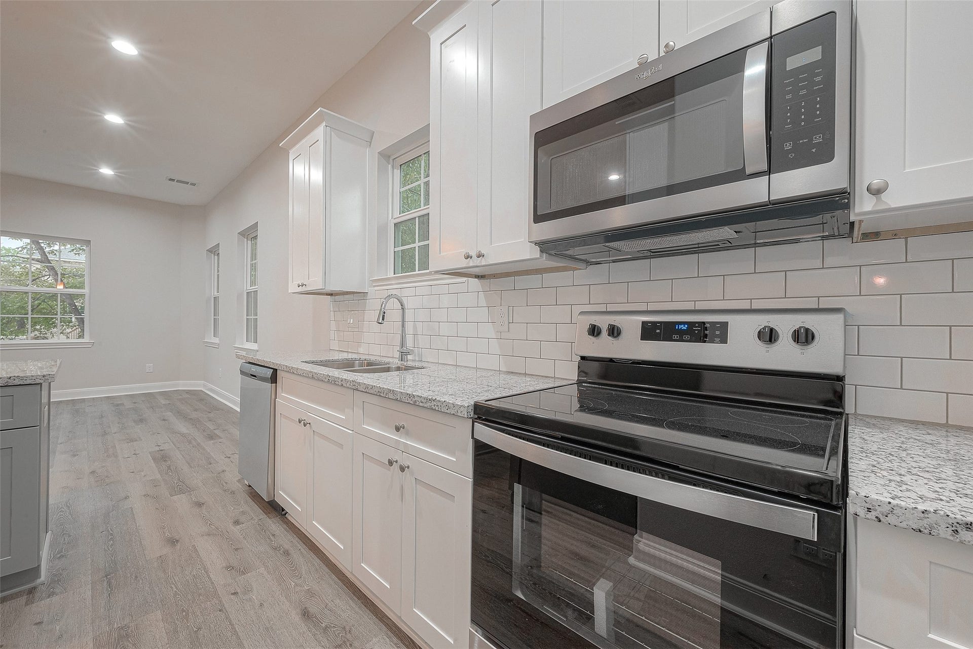 2528 S Texas Avenue Street, #B, Pearland, TX 77581 2528 S Texas Avenue Street, #B, Pearland, TX 77581
