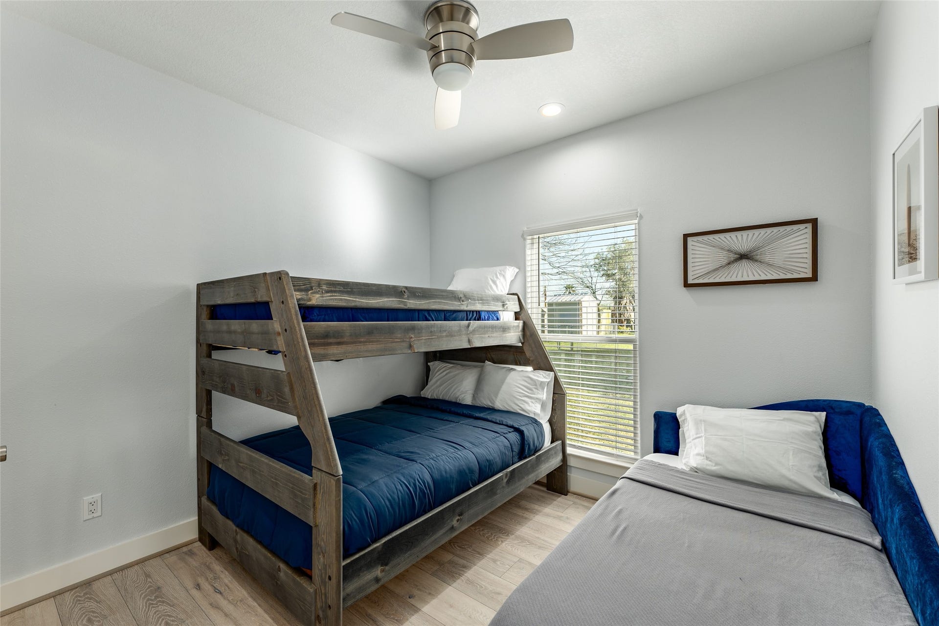 294 Debbie Lane, Dickinson, TX 77539 294 Debbie Lane, Dickinson, TX 77539