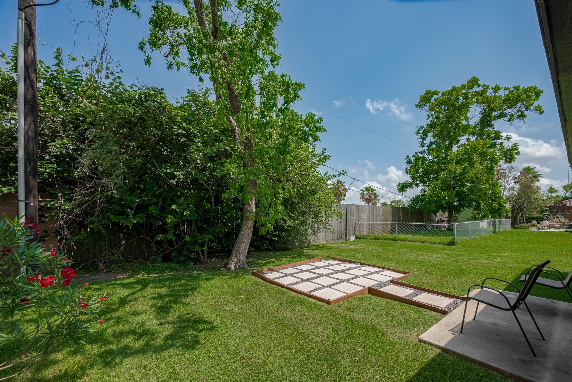 294 Debbie Lane, Dickinson, TX 77539 294 Debbie Lane, Dickinson, TX 77539