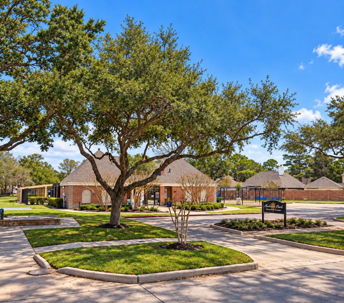 2102 Autumn Cove Drive, League City, TX 77573 Harbour Park Recreation Center offers a community pool, splash pad, basketball court, playground, and spacious open green areas for outdoor fun and relaxation.
