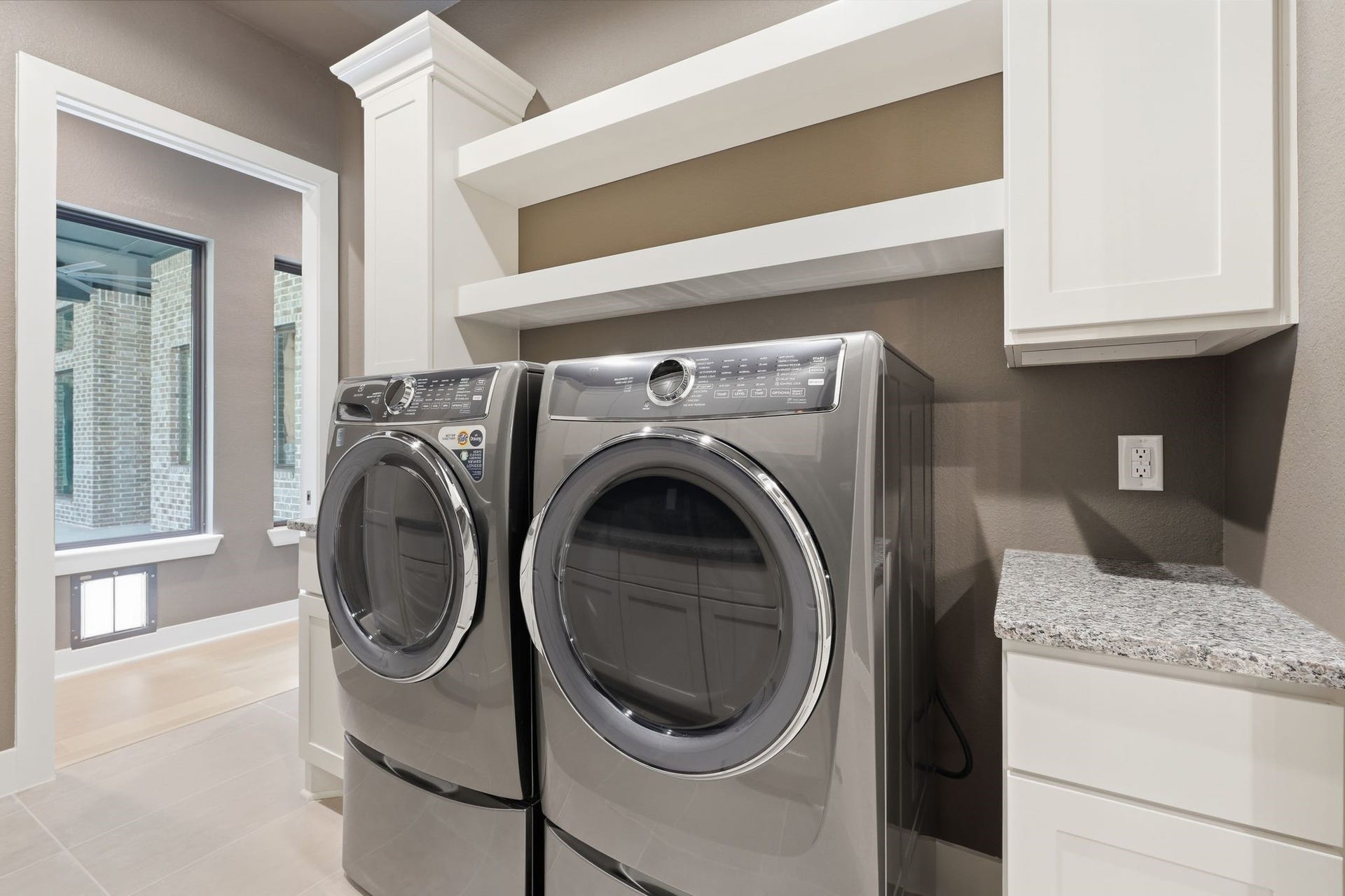 8104 High Meadow Ridge Court, Montgomery, TX 77316 Laundry Room