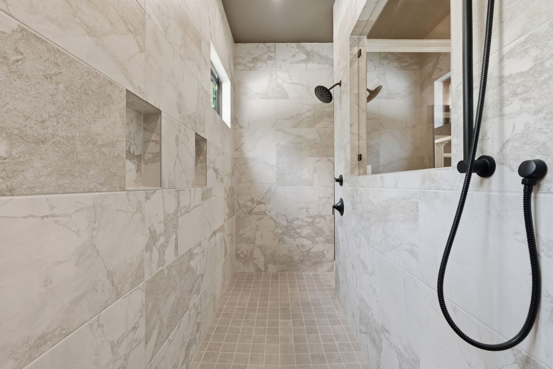 8104 High Meadow Ridge Court, Montgomery, TX 77316 Double Shower Head