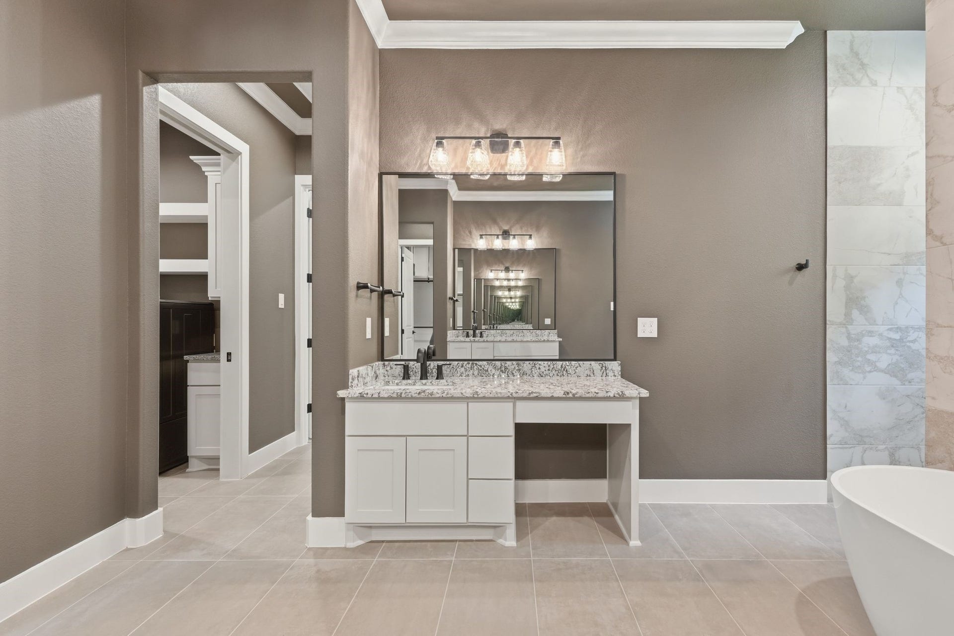 8104 High Meadow Ridge Court, Montgomery, TX 77316 Primary Bath