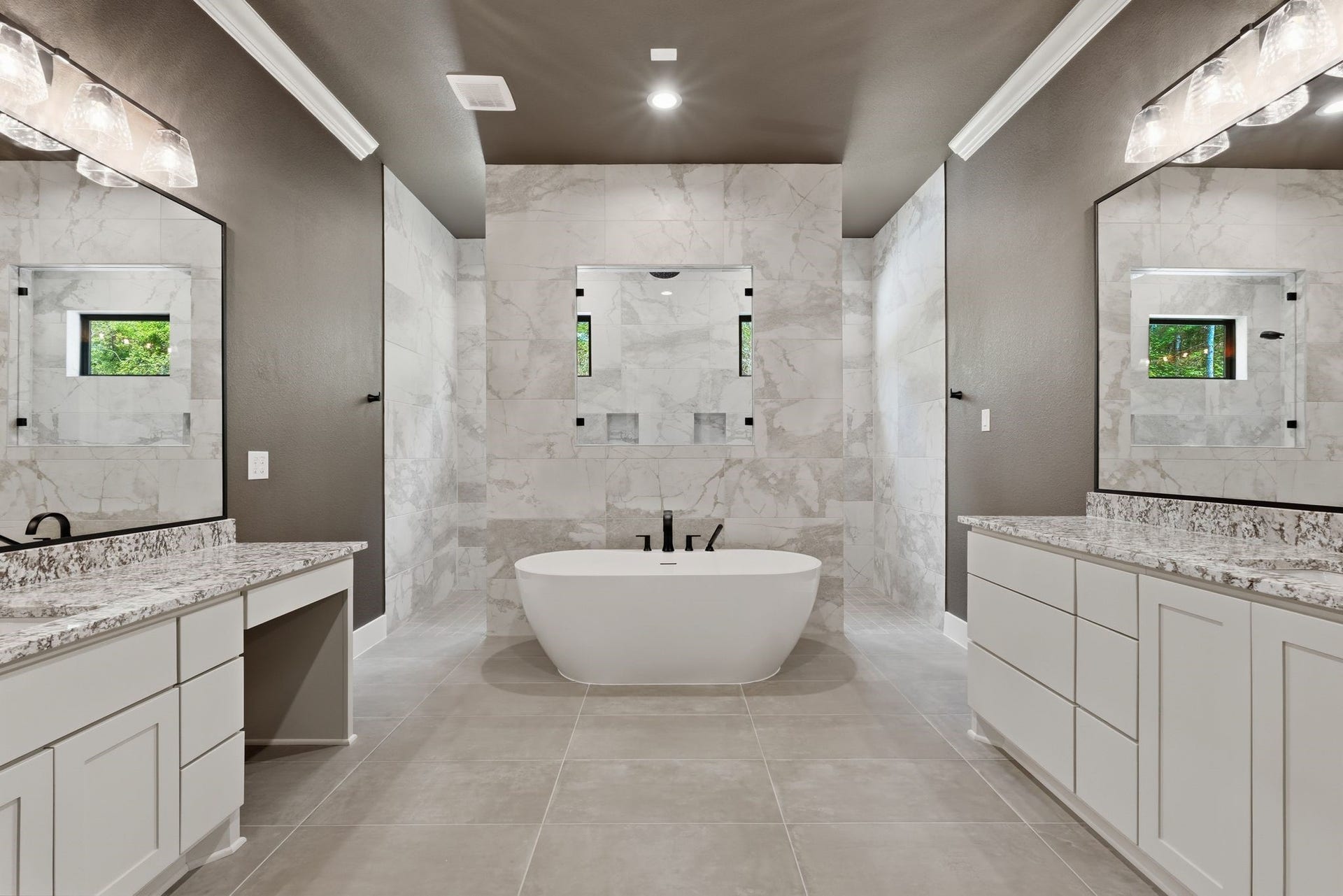8104 High Meadow Ridge Court, Montgomery, TX 77316 Free Standing Tub
