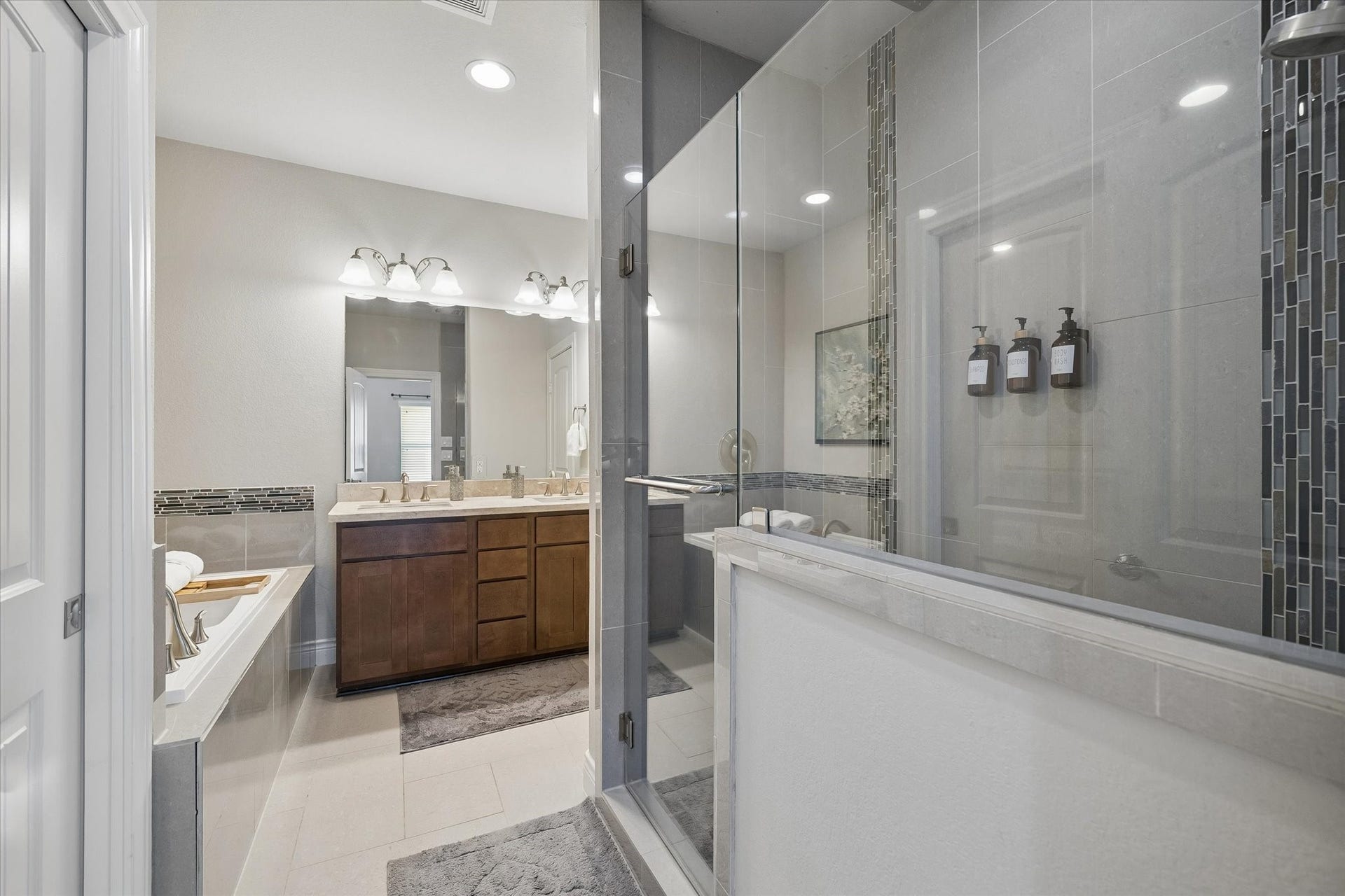 1618 Parker Street, Houston, TX 77007 Primary Bath