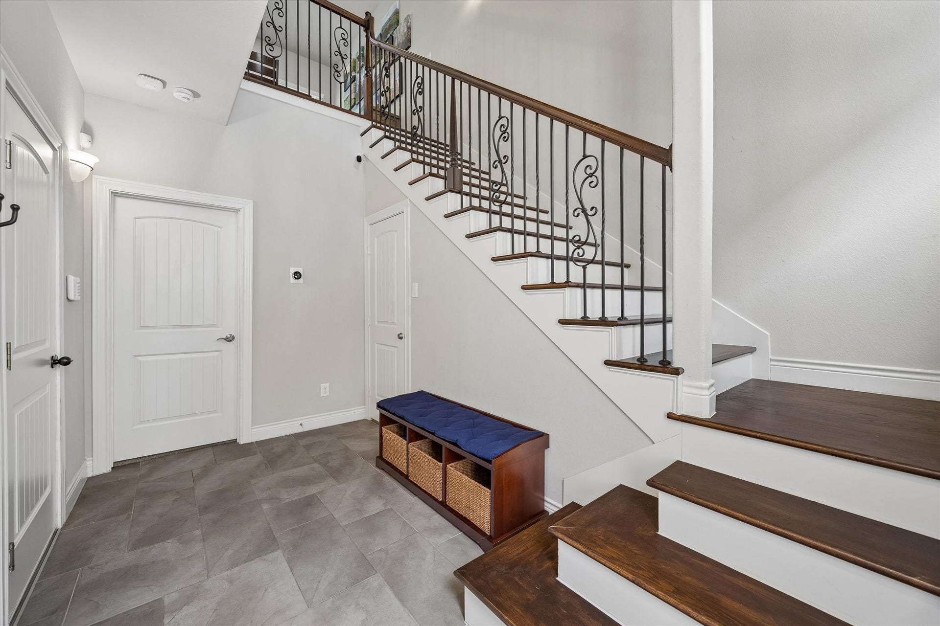 1618 Parker Street, Houston, TX 77007 Entryway