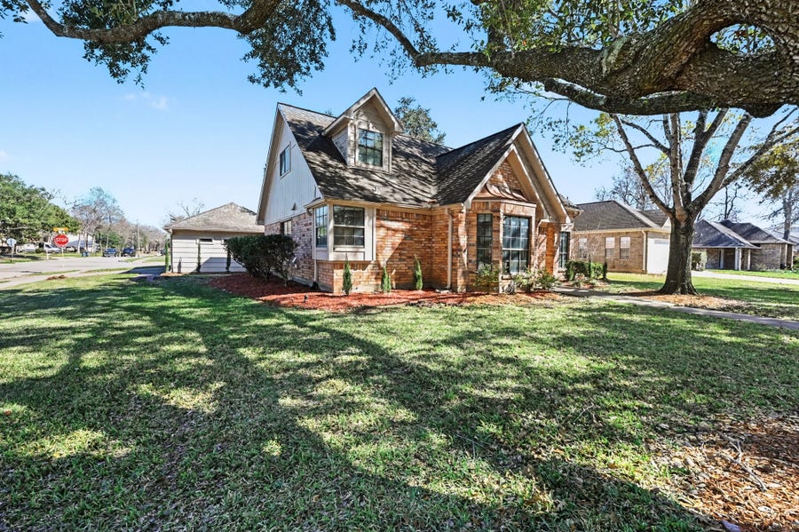 Property photo for 930 Bent Creek Court, Richmond, TX