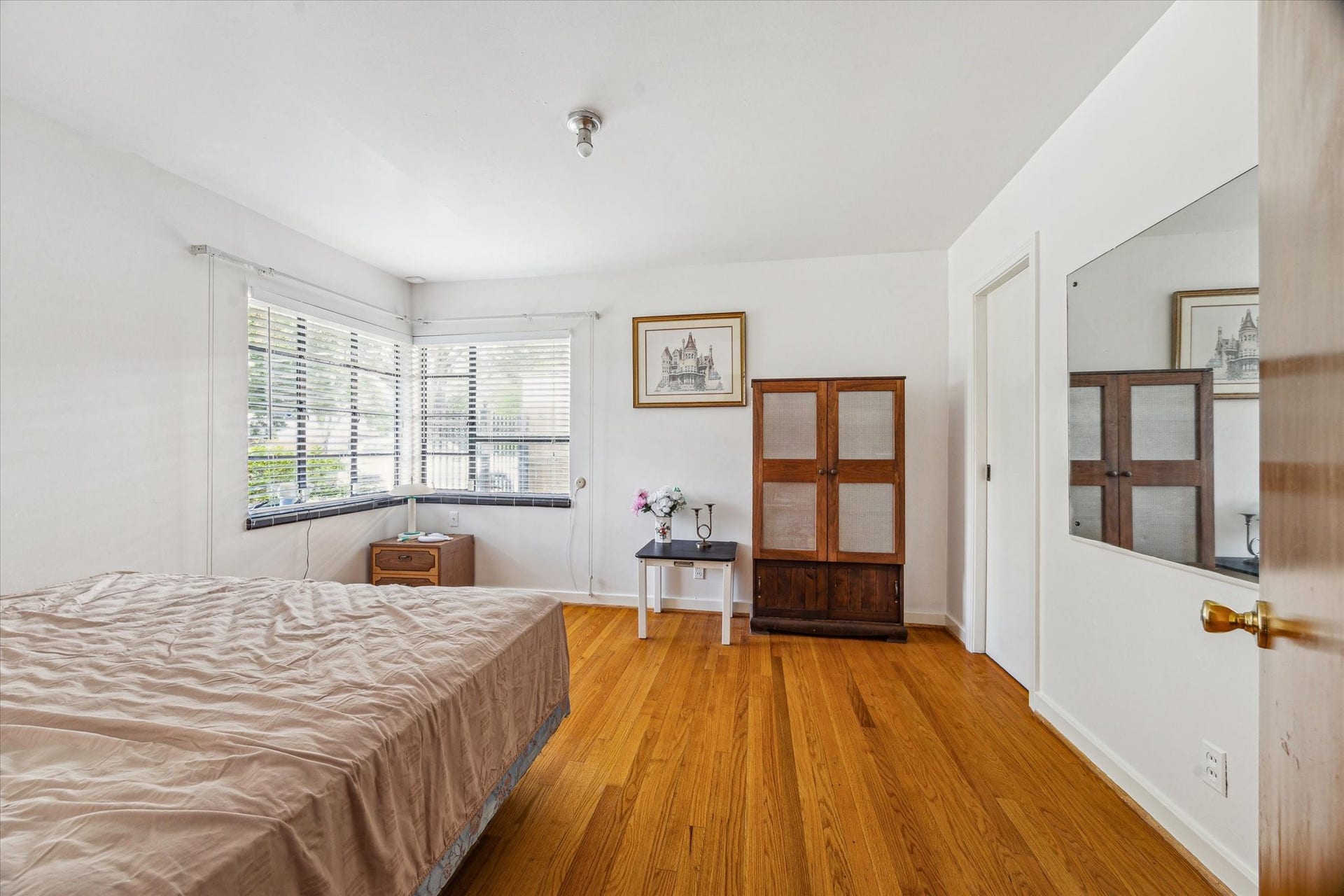 3825 Gramercy Street, Houston, TX 77025 Large secondary bedroom.