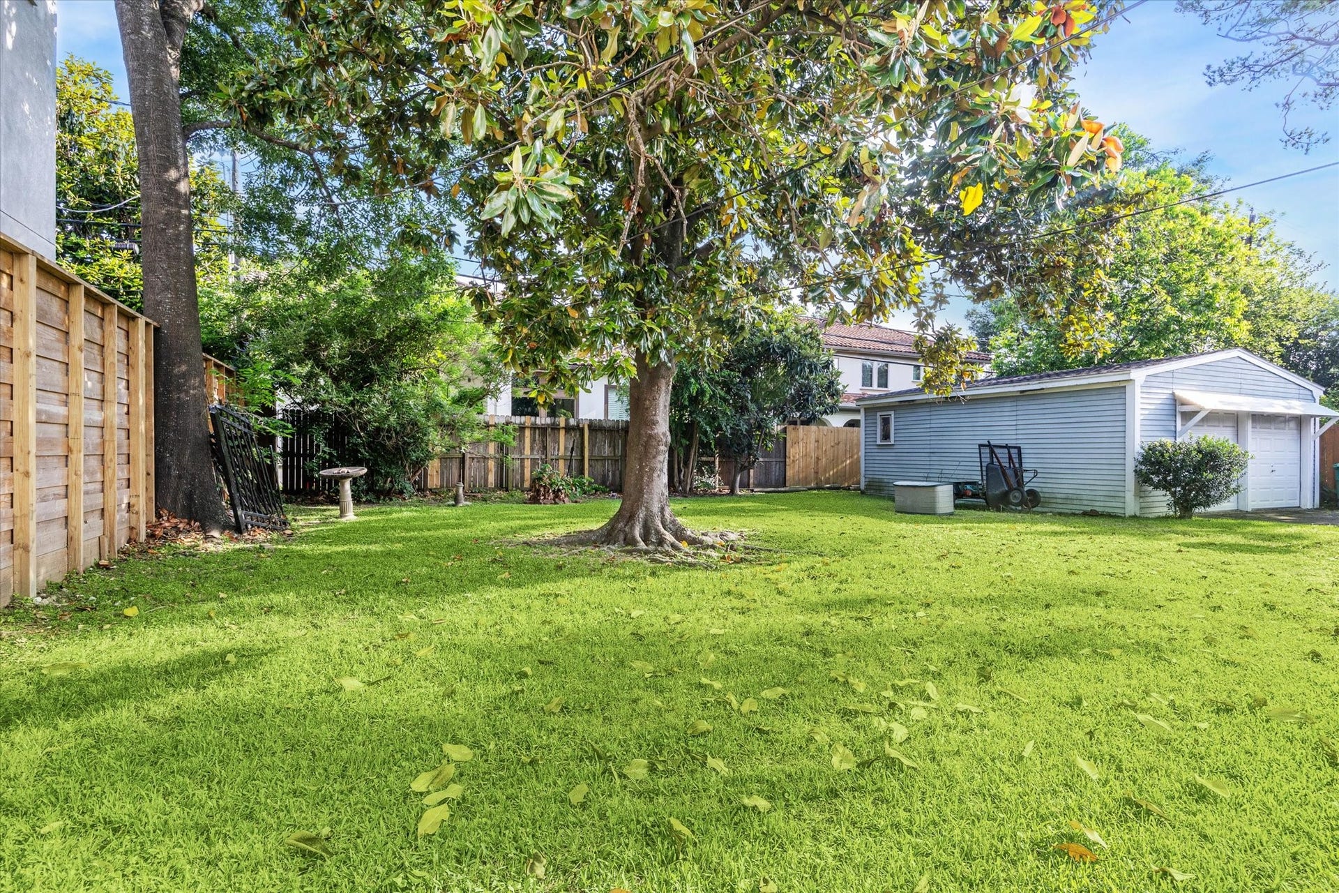 3825 Gramercy Street, Houston, TX 77025 Huge fenced backyard with lots of room for children and pets.