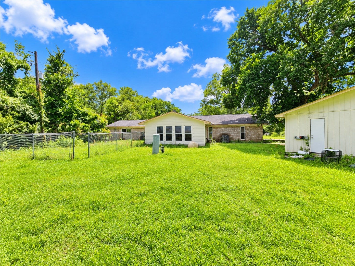 132 Otter Trail, Lake Jackson, TX 77566 132 Otter Trail, Lake Jackson, TX 77566