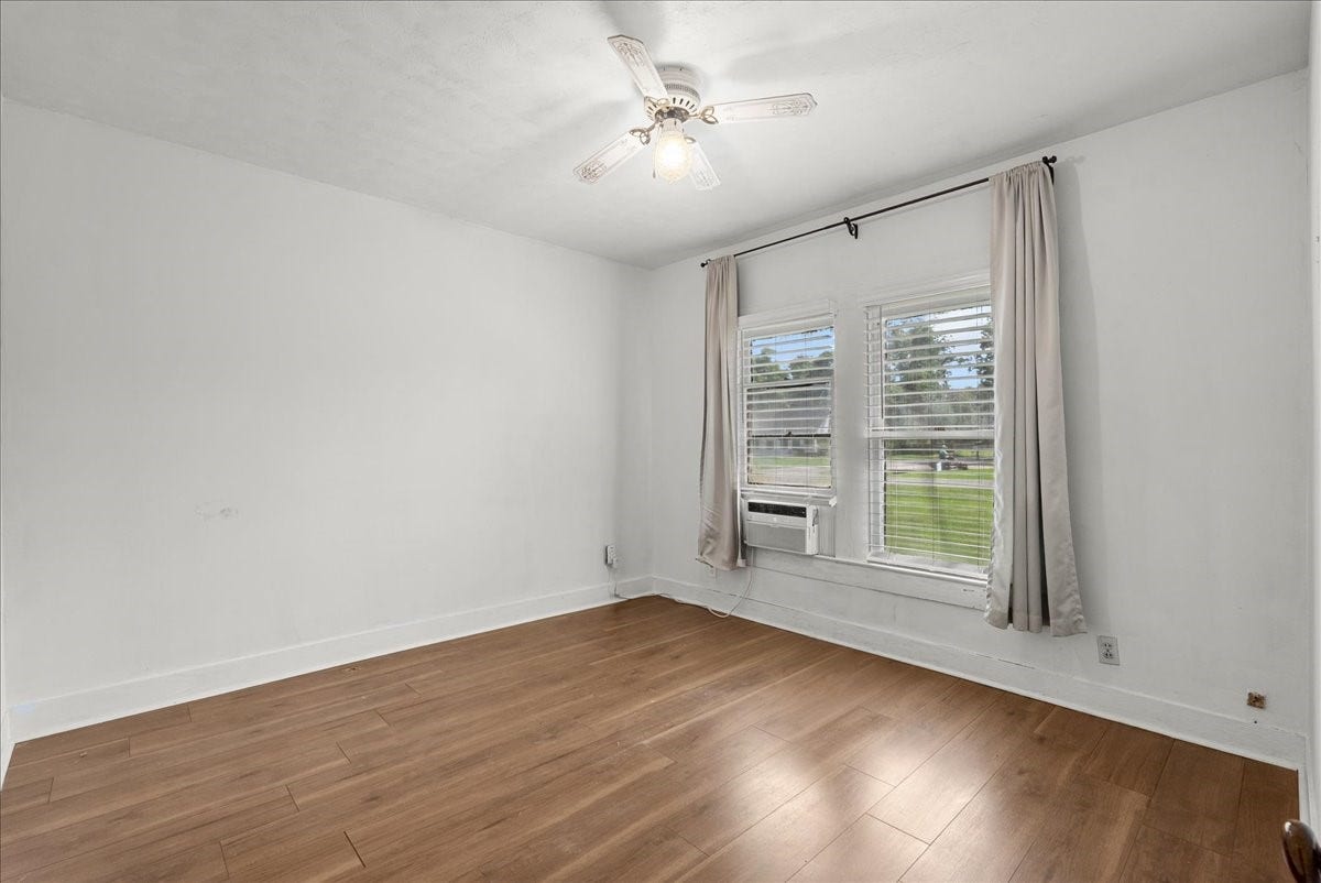 12101 23rd Street, Santa Fe, TX 77510 12101 23rd Street, Santa Fe, TX 77510