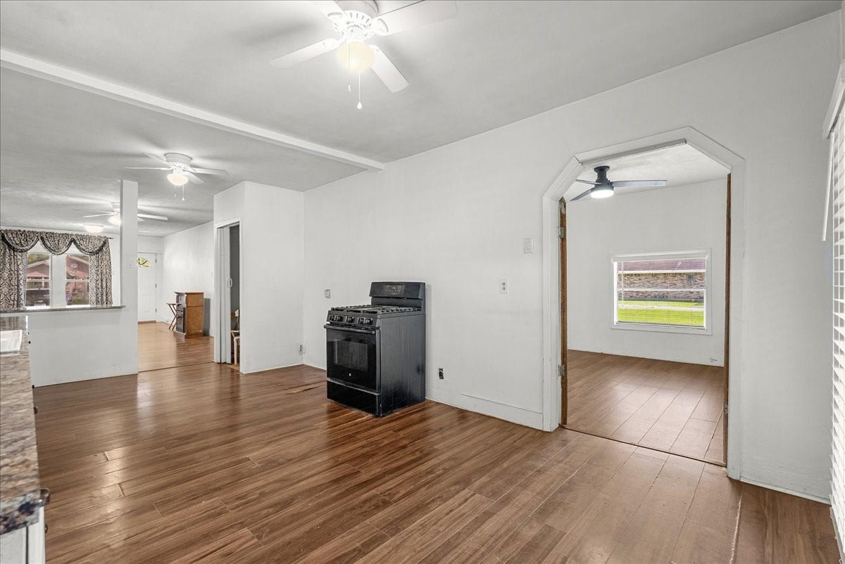 12101 23rd Street, Santa Fe, TX 77510 12101 23rd Street, Santa Fe, TX 77510